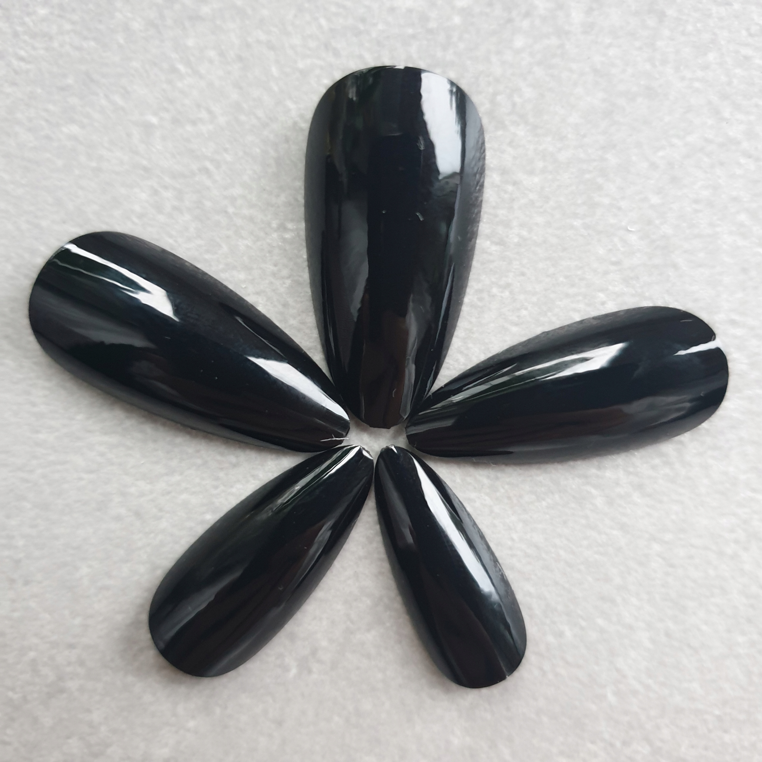 PASDE 3216 TIPSY MIGDAŁ BLACK 3216 Kształt migdałowy