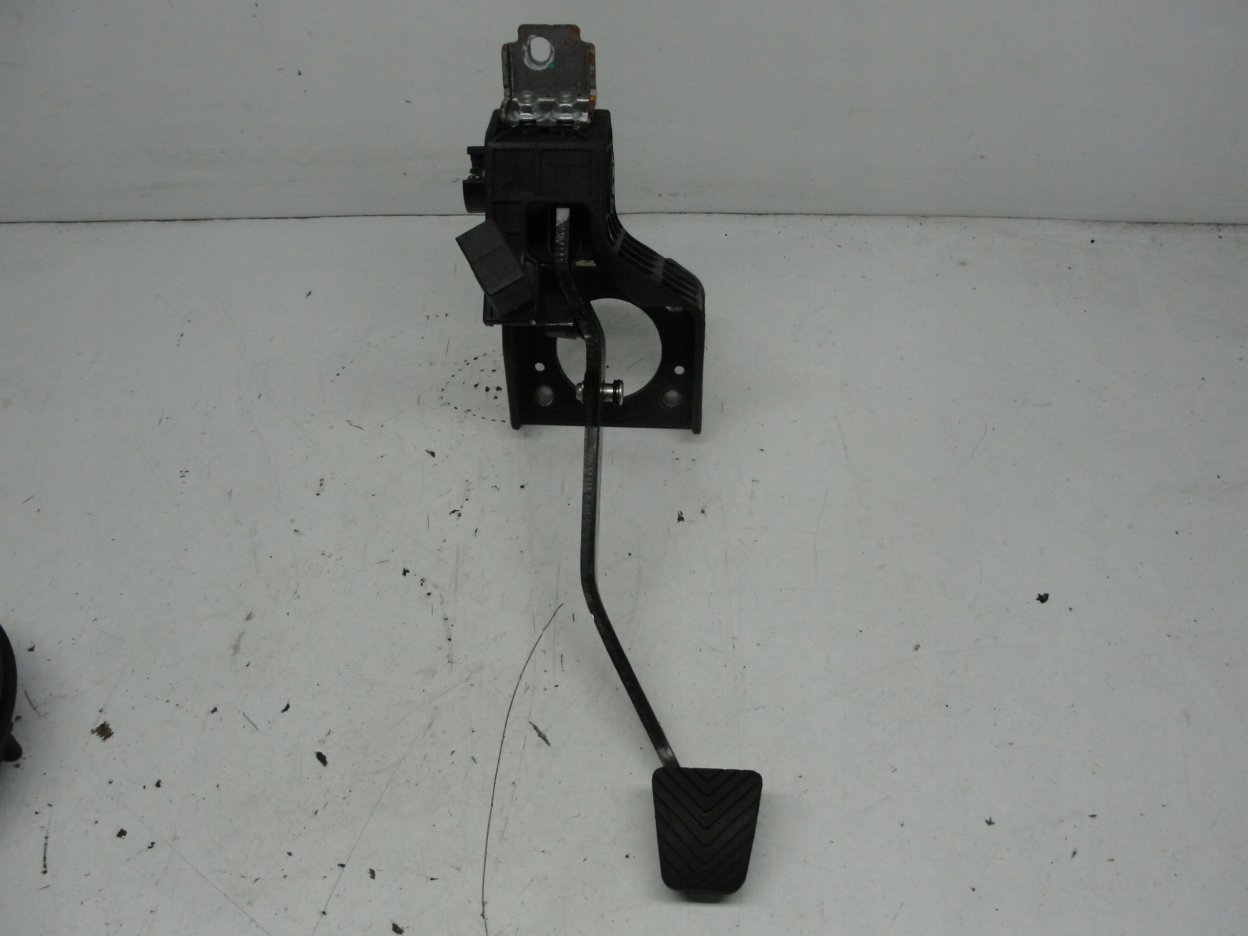 PEDAŁ HAMULCA KIA CEED I 06-12r