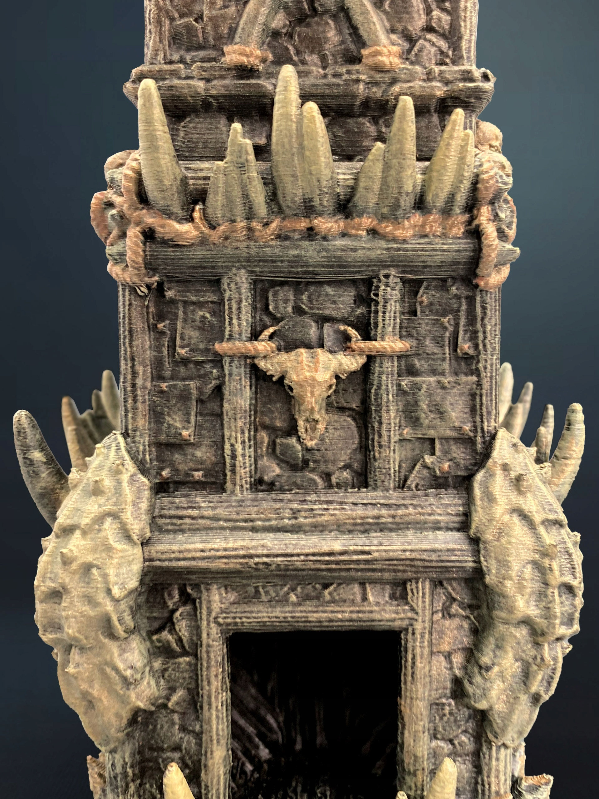 Wieża do kości - Orc Dice Tower Malowane ręcznie Producent inny