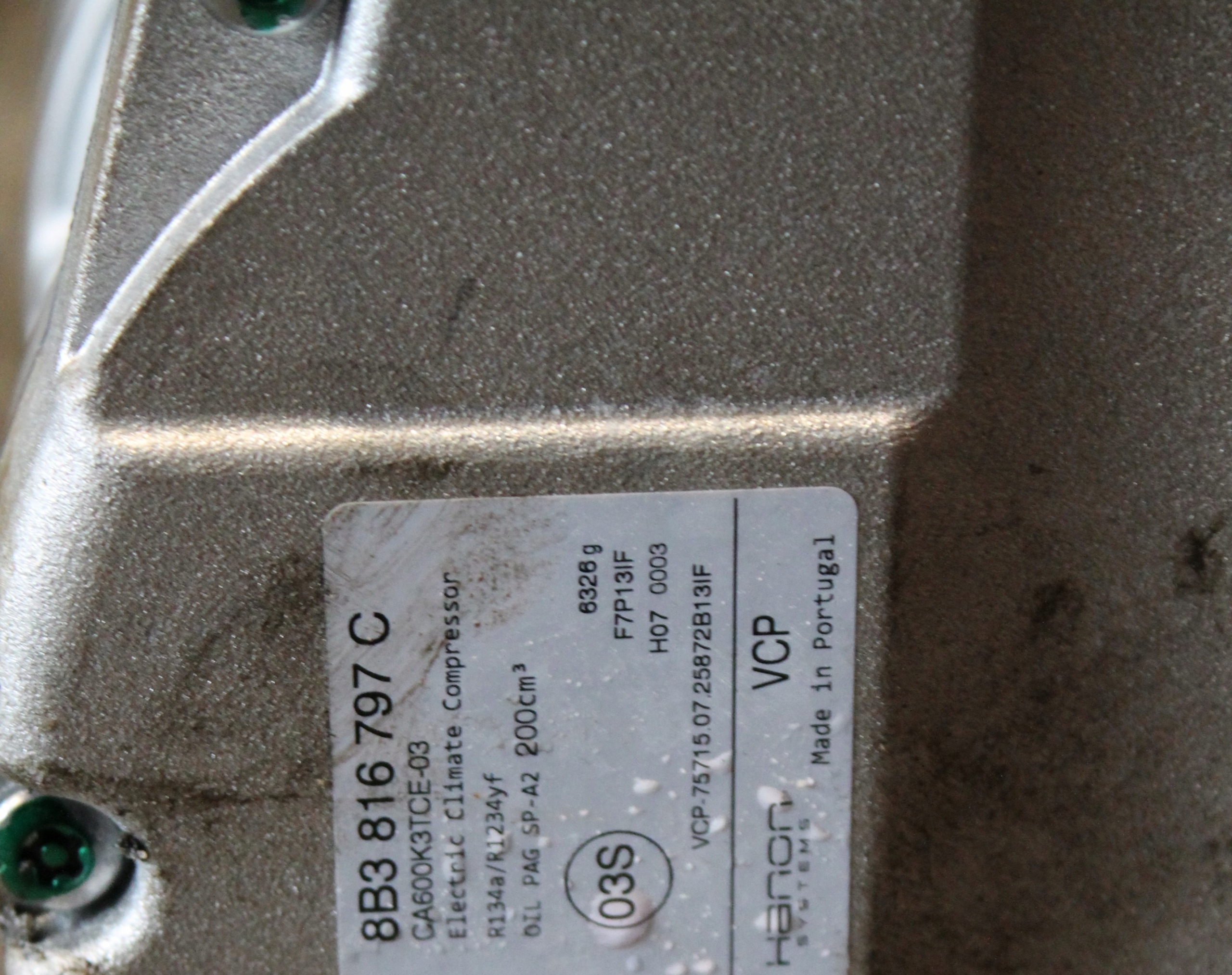 3353. compressor of the air conditioning AUDI 8B3816797C