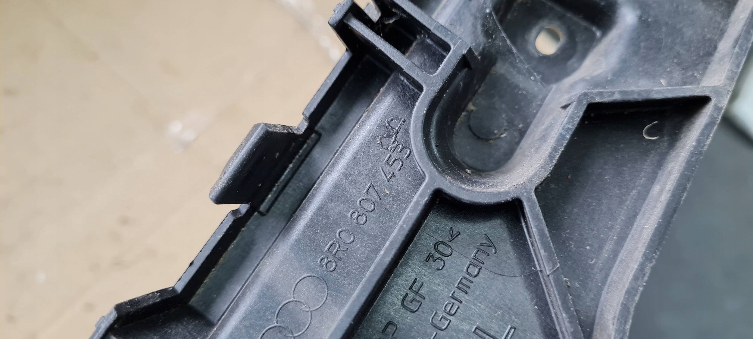 Q5 8R support bracket holder of a bumper left rear part 8R0807453B