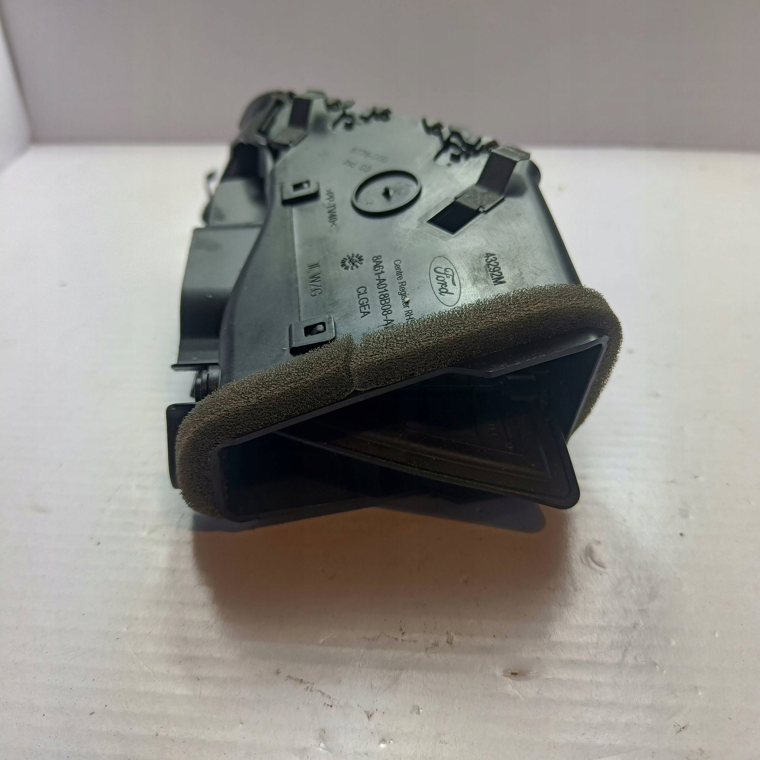 Ford Fiesta 2014 front side right Kratki air conditioning devices