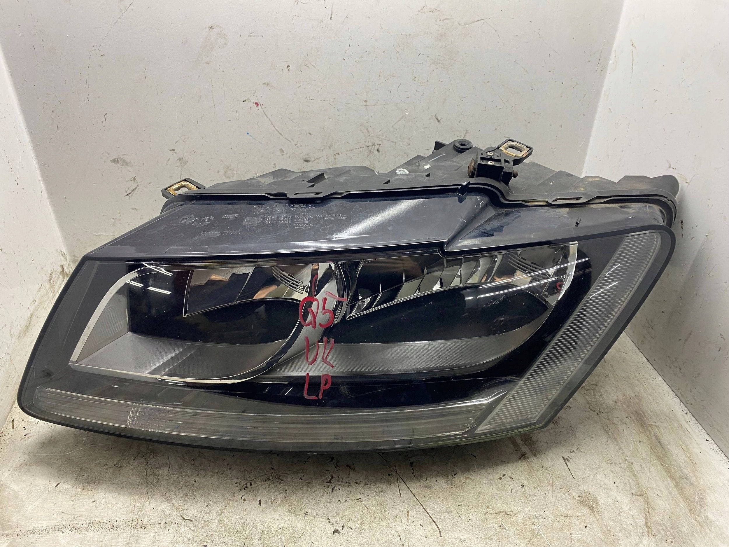AUDI Q5 8R light RELEKTOR left front left front ANGLIK 8R0941003M