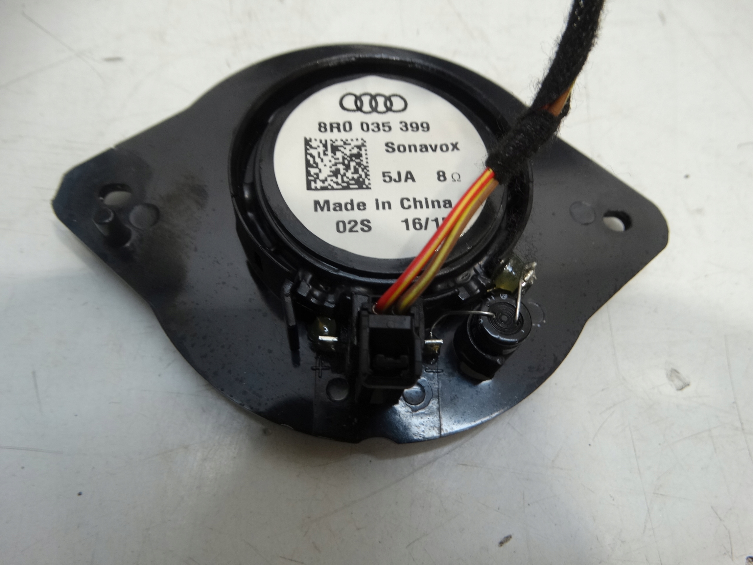 speaker tweeter consoles of the dashboard dashboard AUDI A4 B8 8R0035399