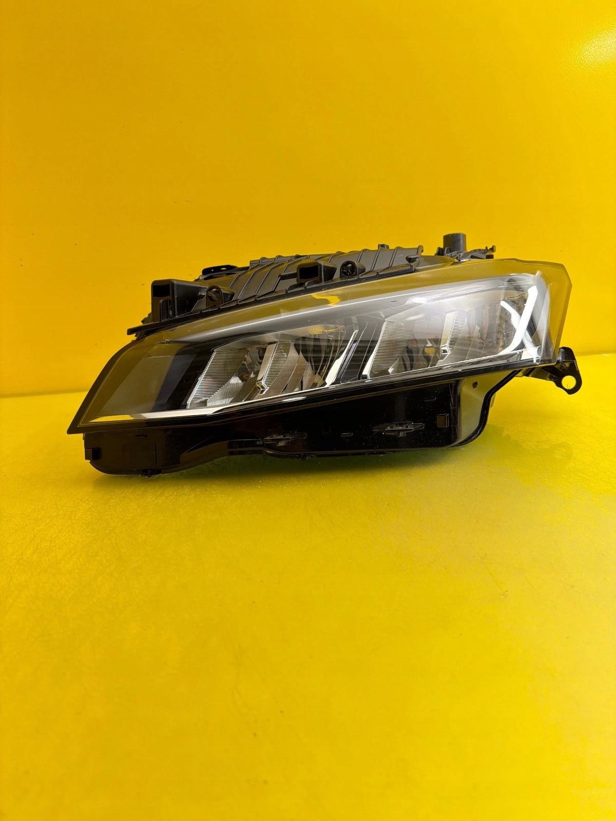light left front Peugeot 308 III T10 P5 Led 2021- 9851673380