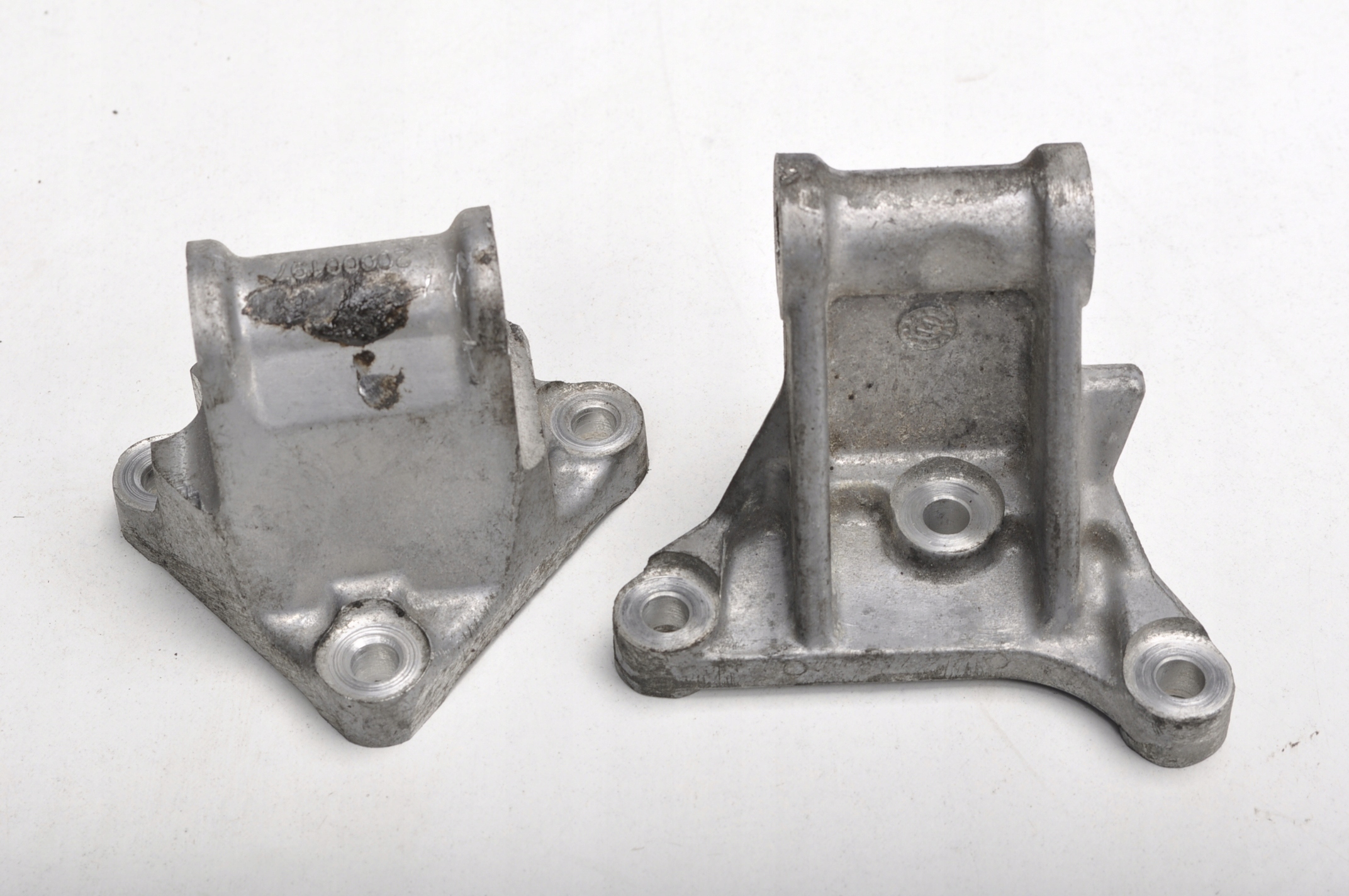 MCLAREN 650S ЛАПА КРЕПЛЕНИЕ ГЕНЕРАТОРА 20000321