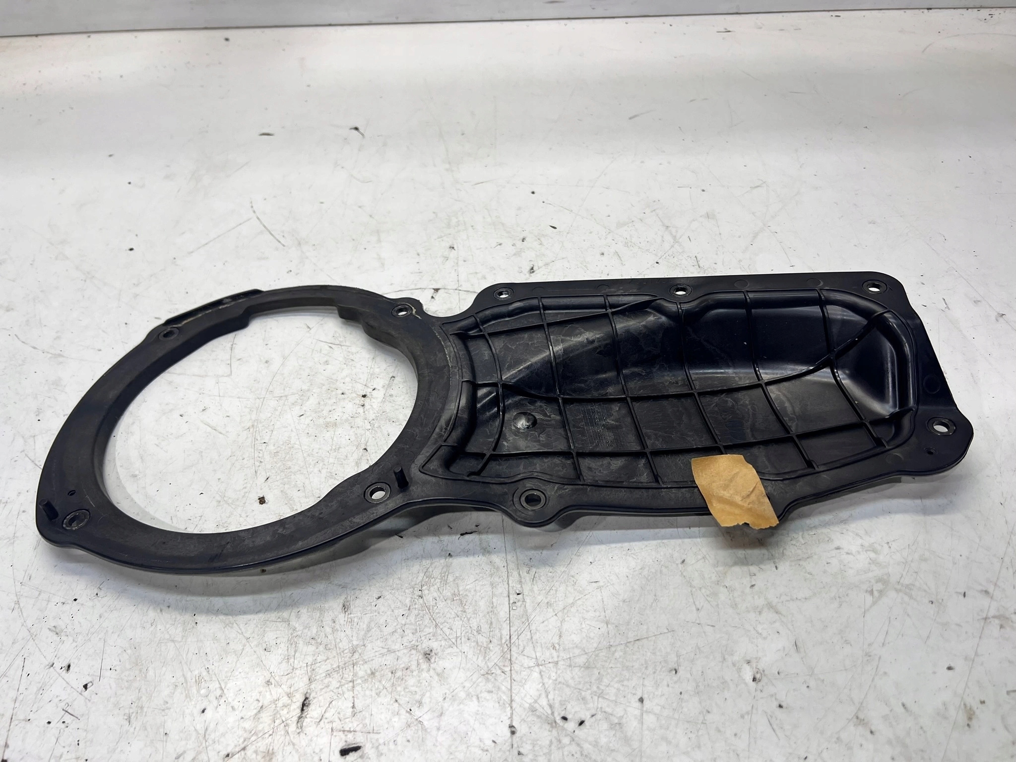holder bracket of the speaker left AUDI A6 4G0837103A