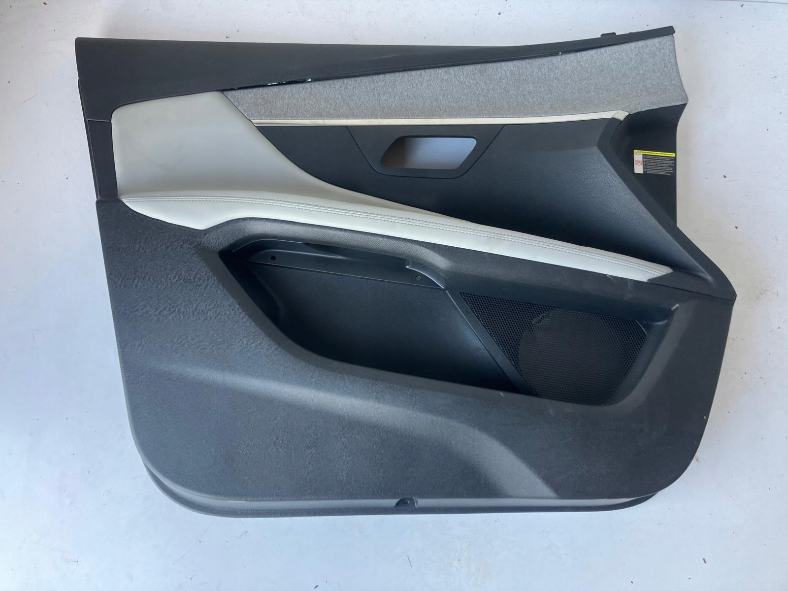 side door left front PEUGEOT 3008 II JASNA leather LED