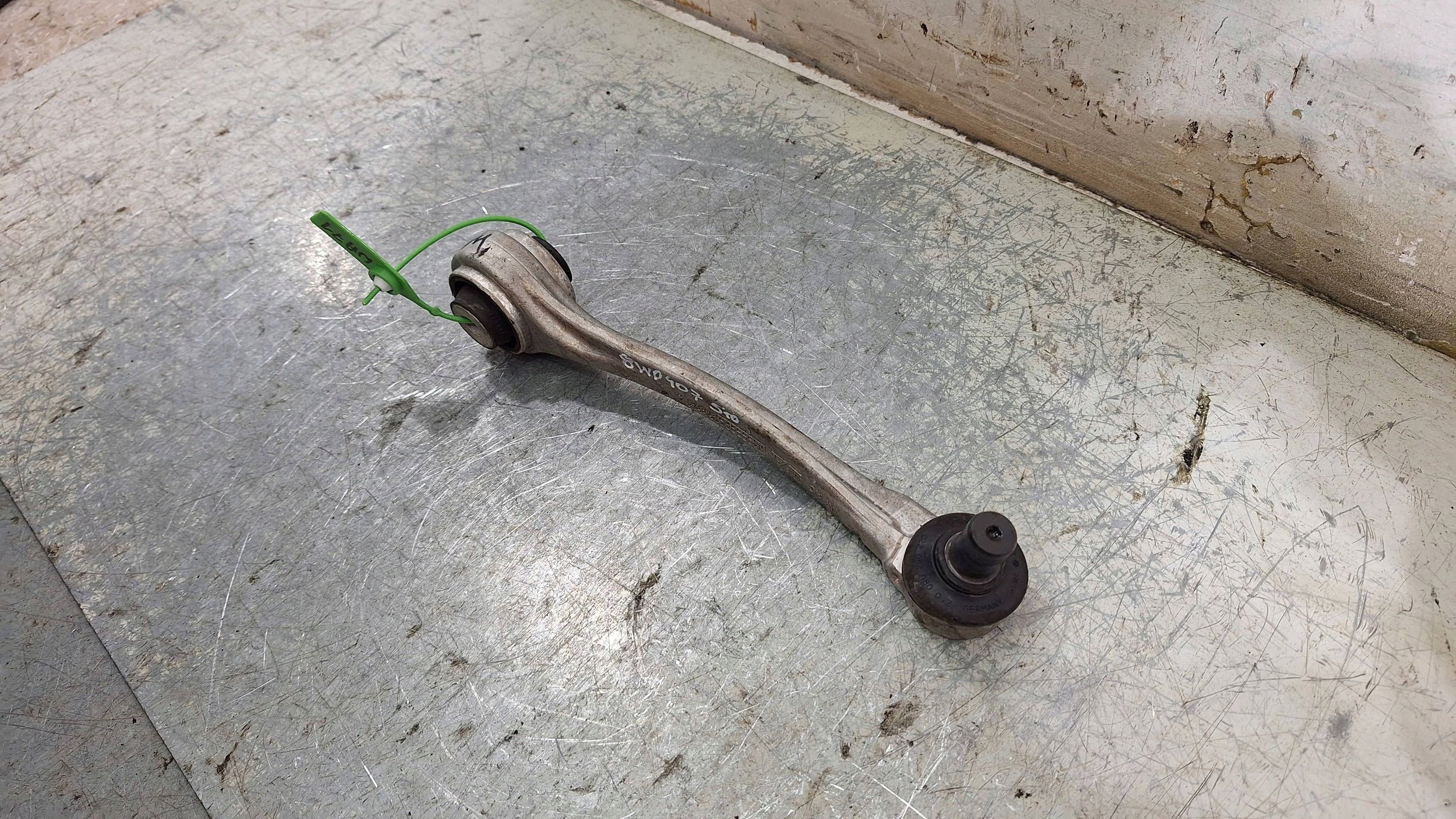 arm upper right 8W0407510B AUDI A4 B9 A5 8W
