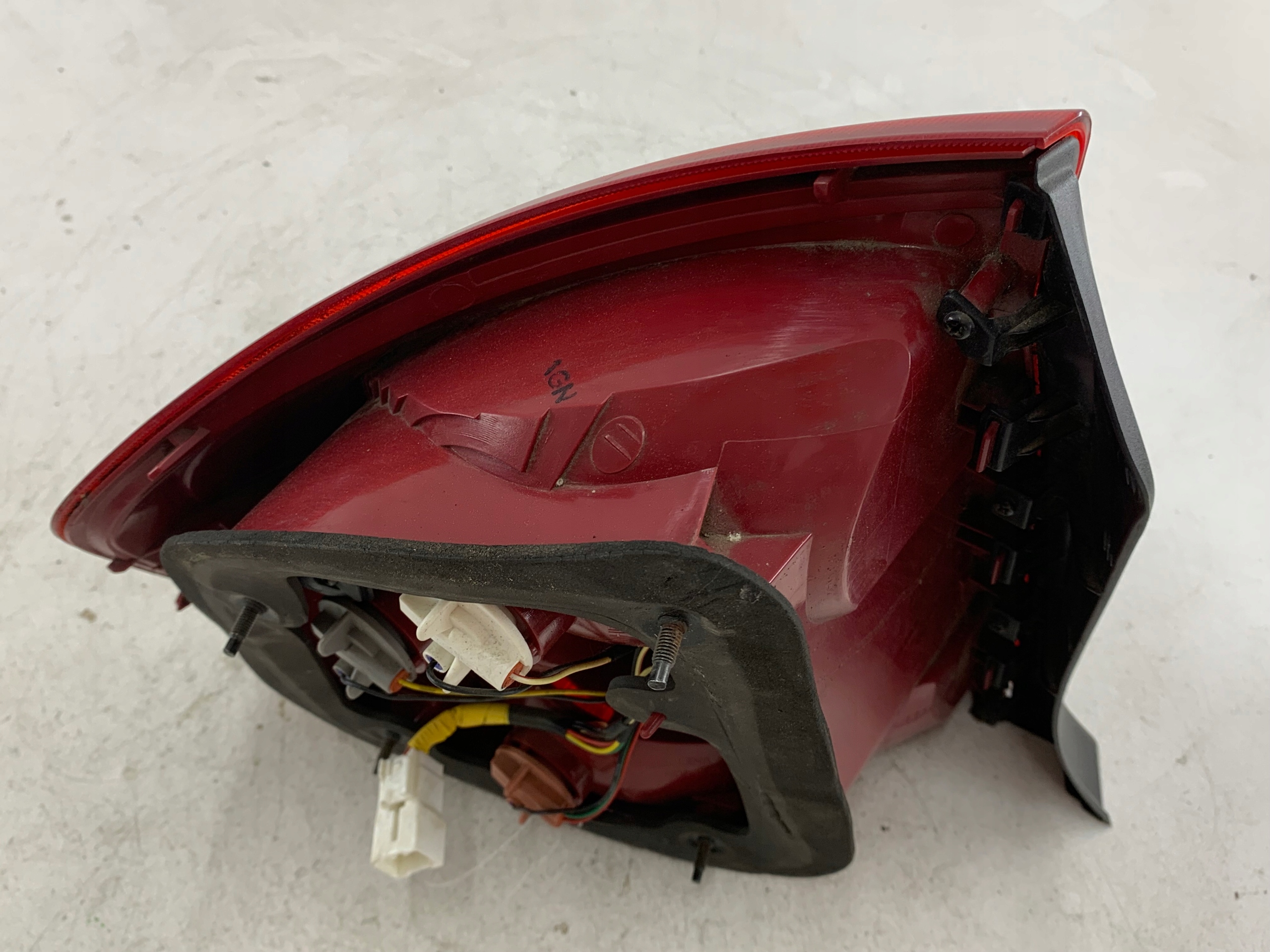 KIA CERATO and light left rear part LADNA