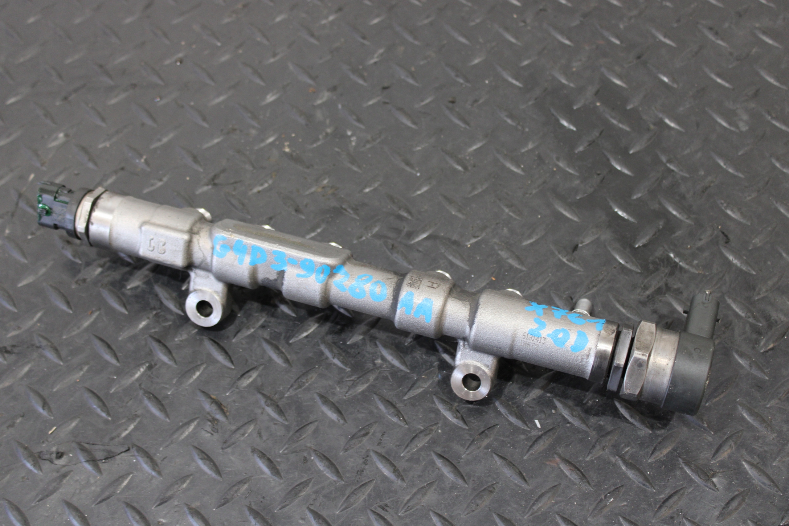 Rampe injection JAGUAR F-PACE X761 G4D3-9DD280-AA