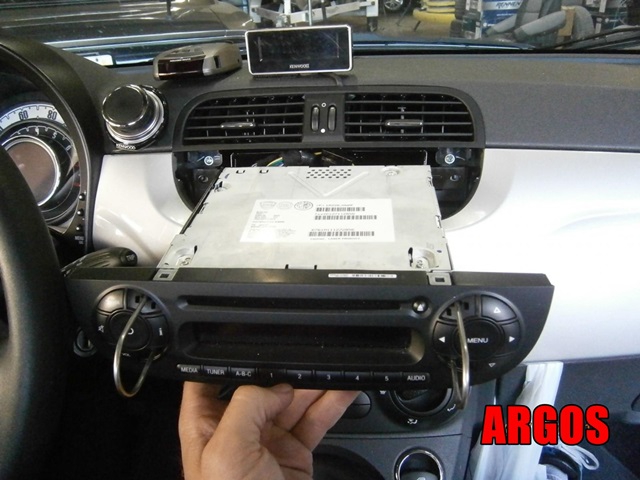 AUX BLAUPUNKT IVECO CD24V klucze wtyk + gniazdo Model aux +