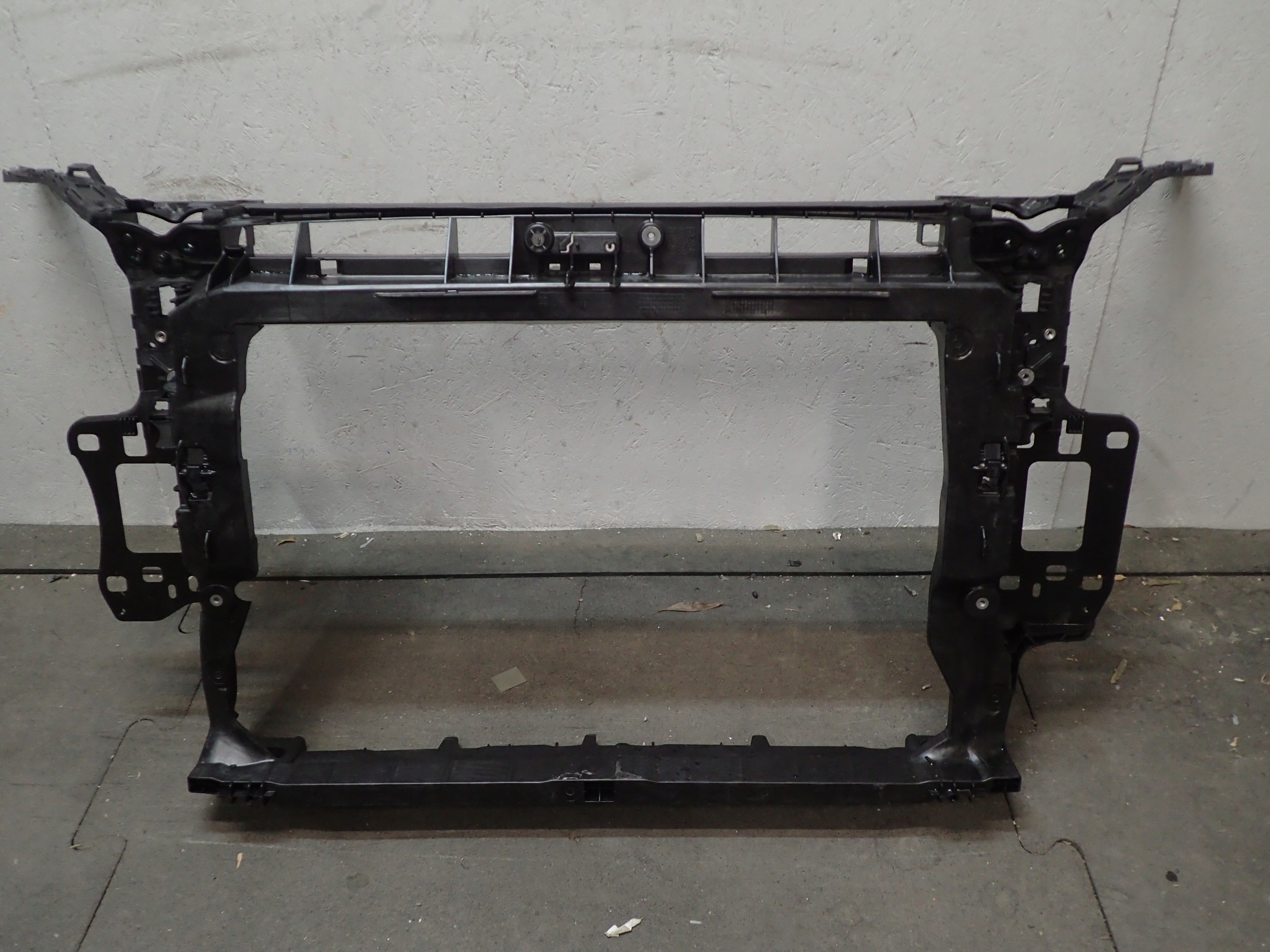 PAS PRZEDNI AUDI Q3 83A805594F