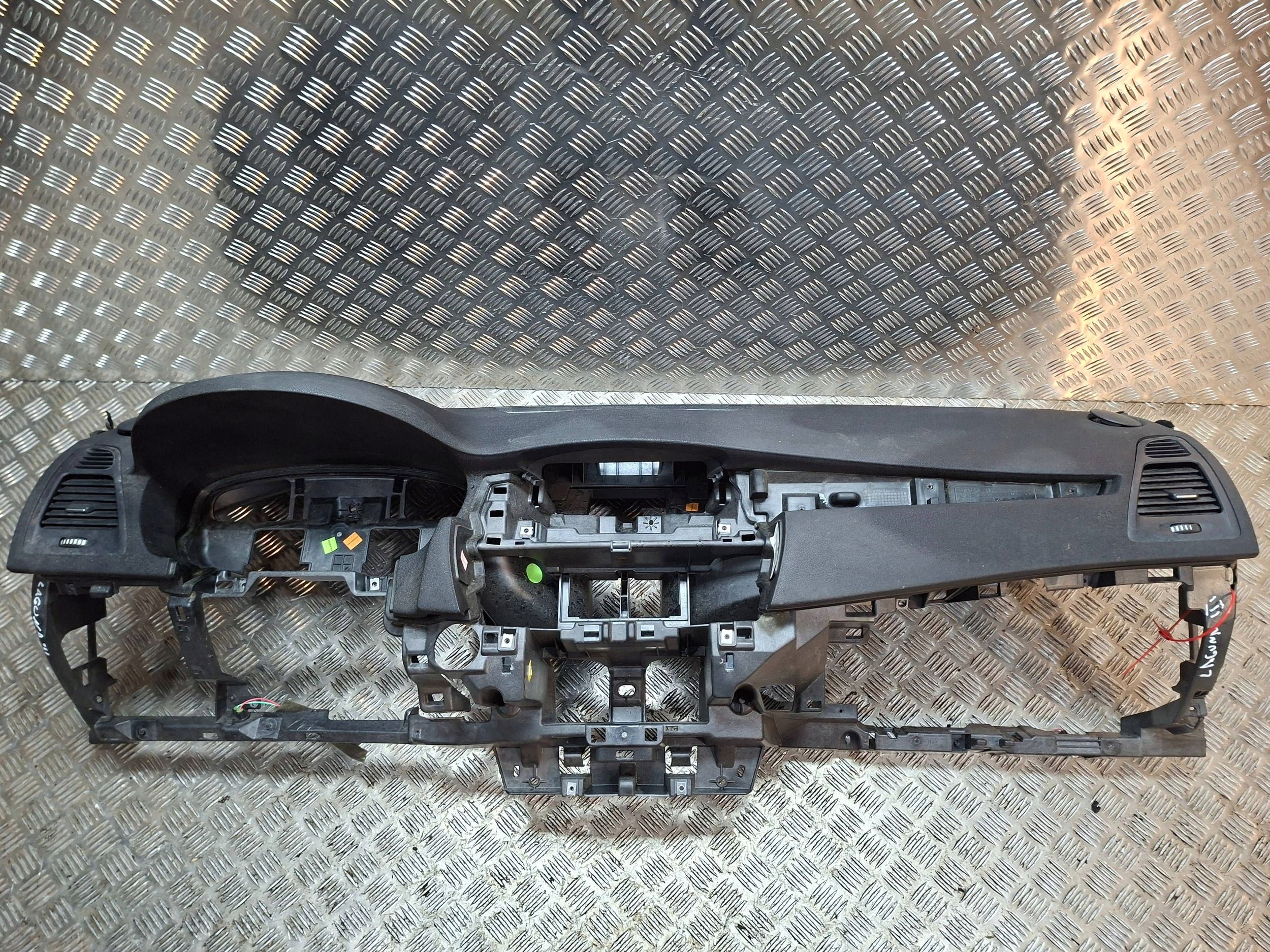 dashboard console 681000004R RENAULT LAGUNA III 2007