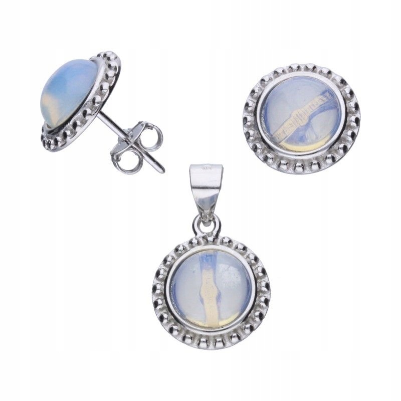 Stříbrný komplet 925 s ženskými šperky a bílým kamenem jako dárek