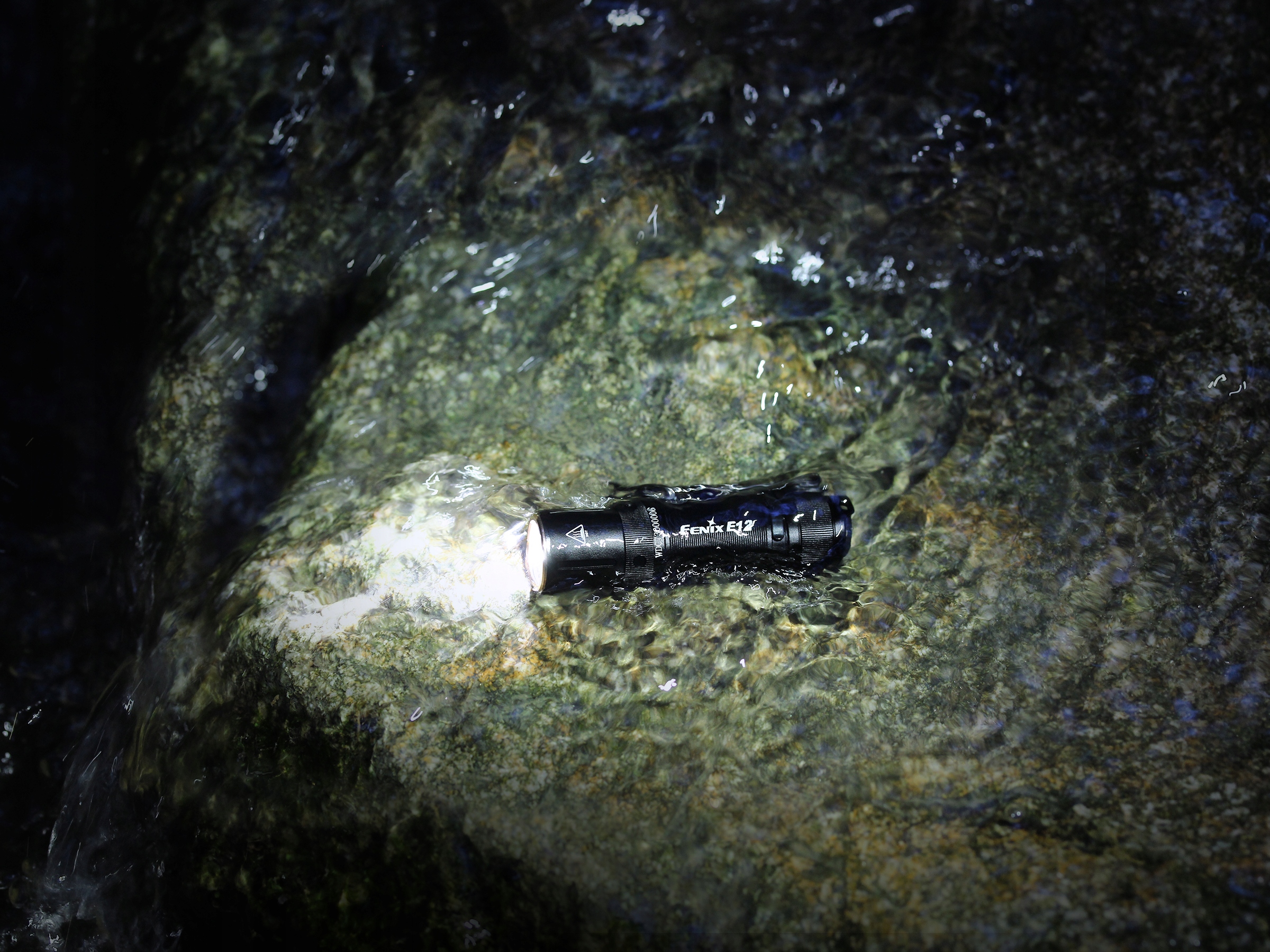 Latarka diodowa Fenix E12 V2.0 Model E12 V2.0