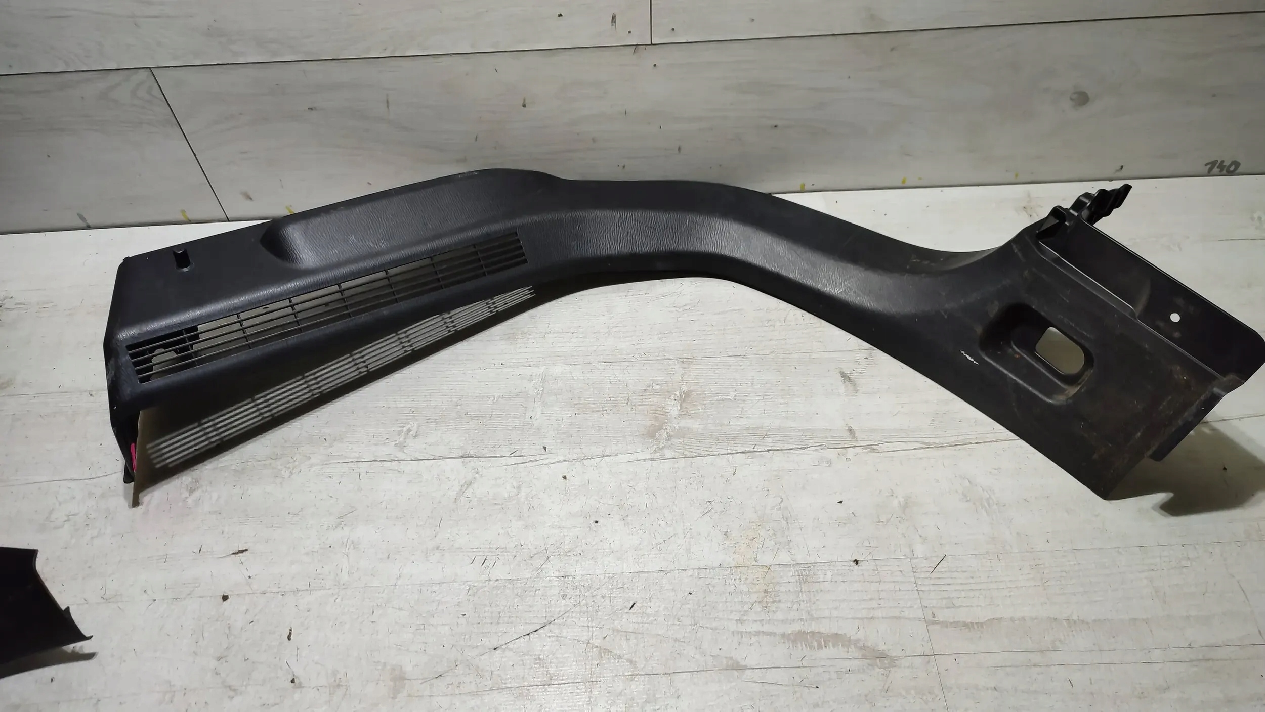 Mazda 3 III BM 17r right side boot upholstery