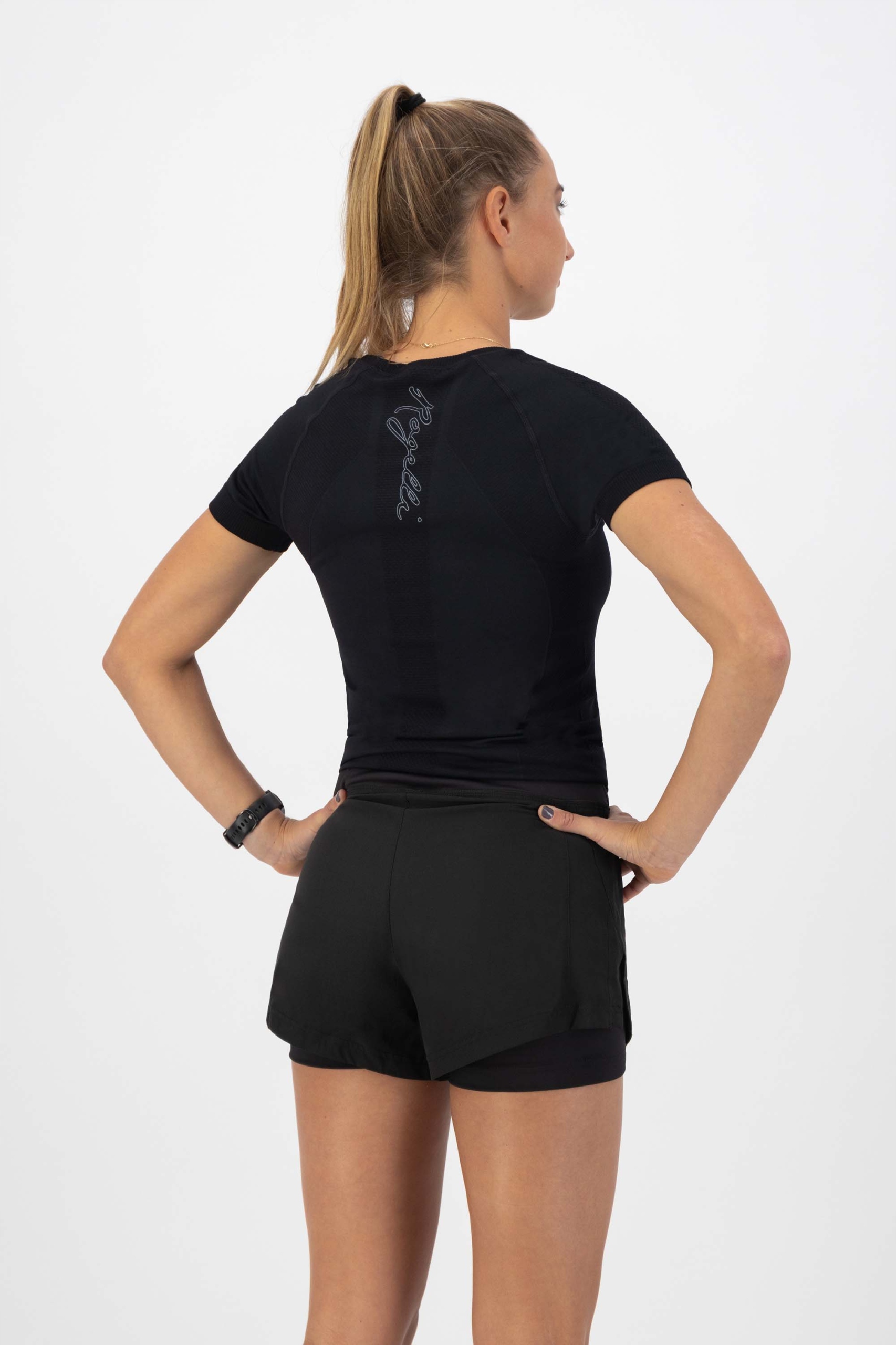 Rogelli ESSENTIAL - damska koszulka do biegania Właściwości oddychające odprowadzające wilgoć szybkoschnące termiczne