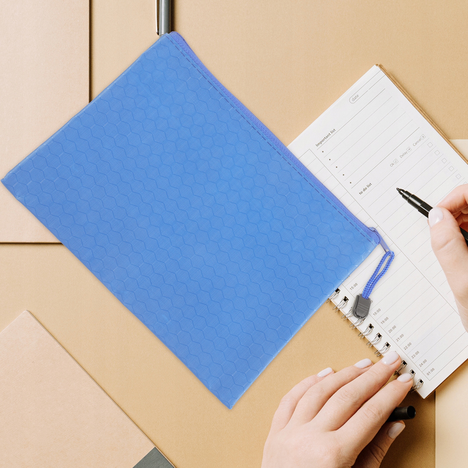 ORGANIZER NA MAKIJAŻ TORBA ORGANIZATOR NA PĘDZLE DO MAKIJAŻU Kod producenta 17476911