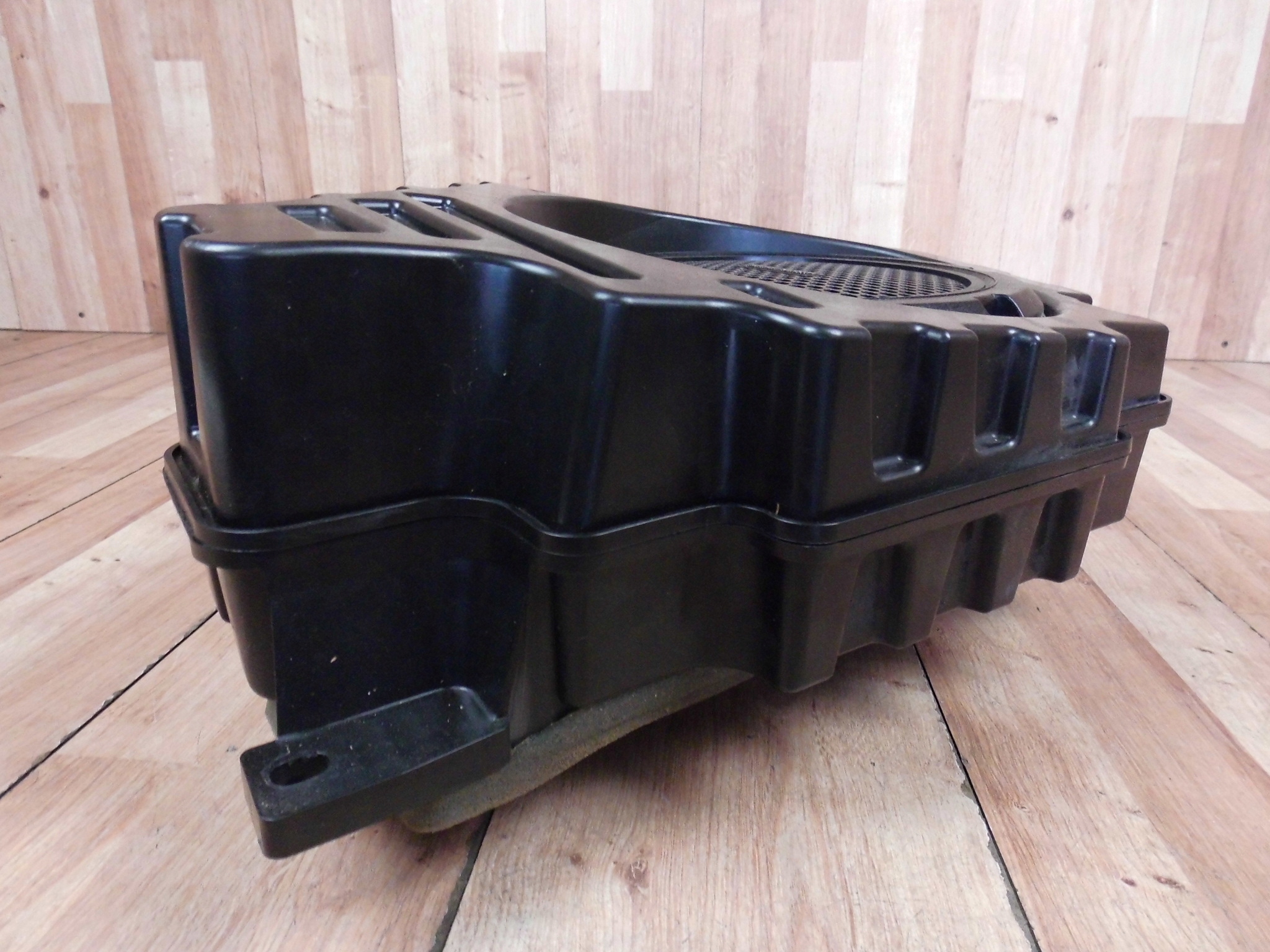 Jeep Grand Cherokee WK2 2014+ speaker subwoofer