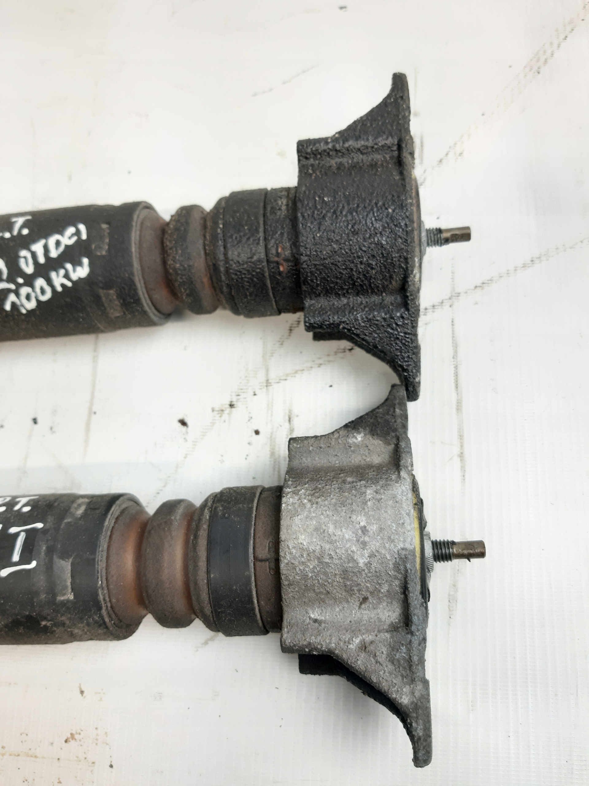 shock absorbers right left rear part FORD KUGA MK1 2.0 TDCI 4X4