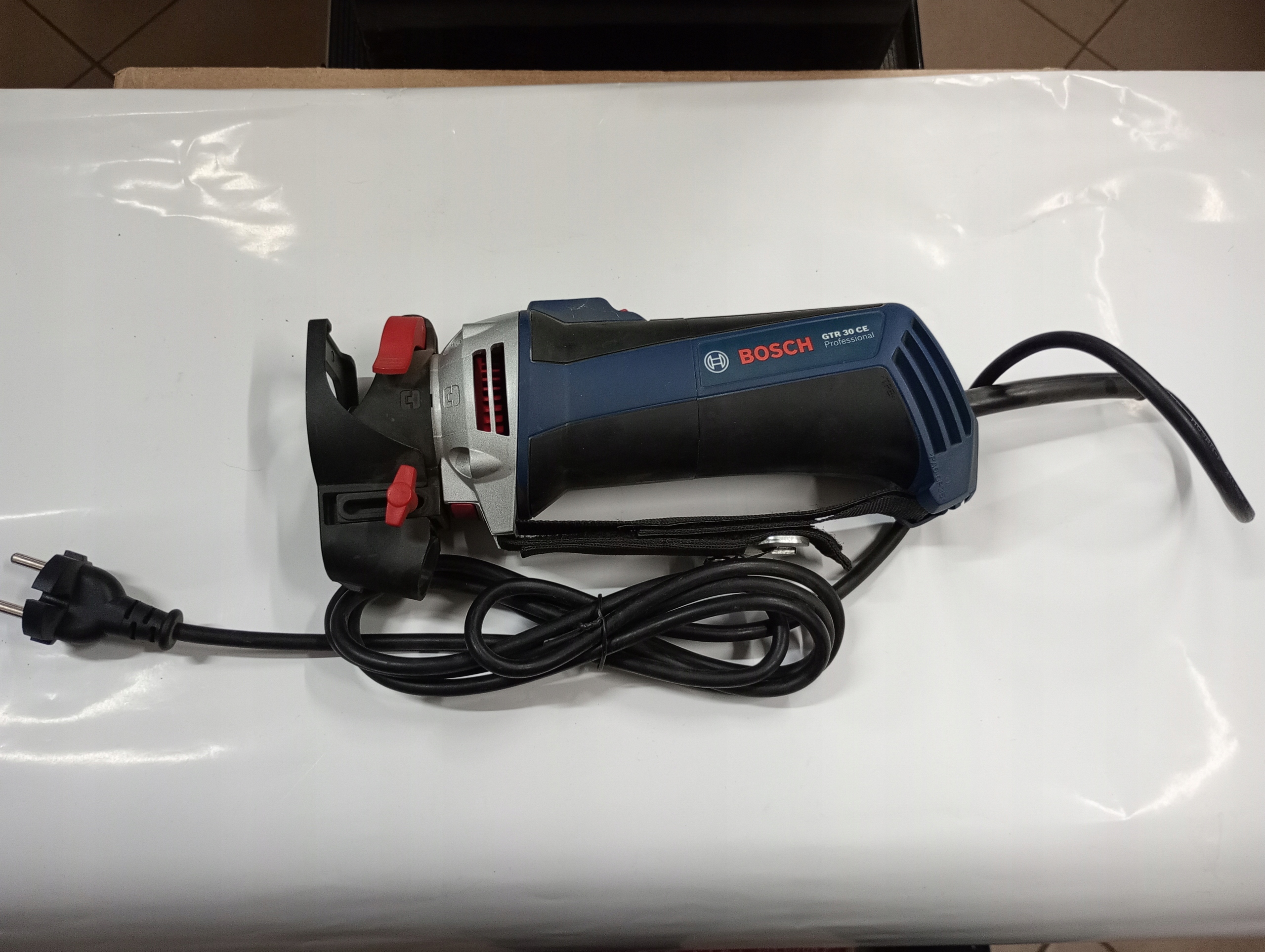 Frezarka Bosch 701 W