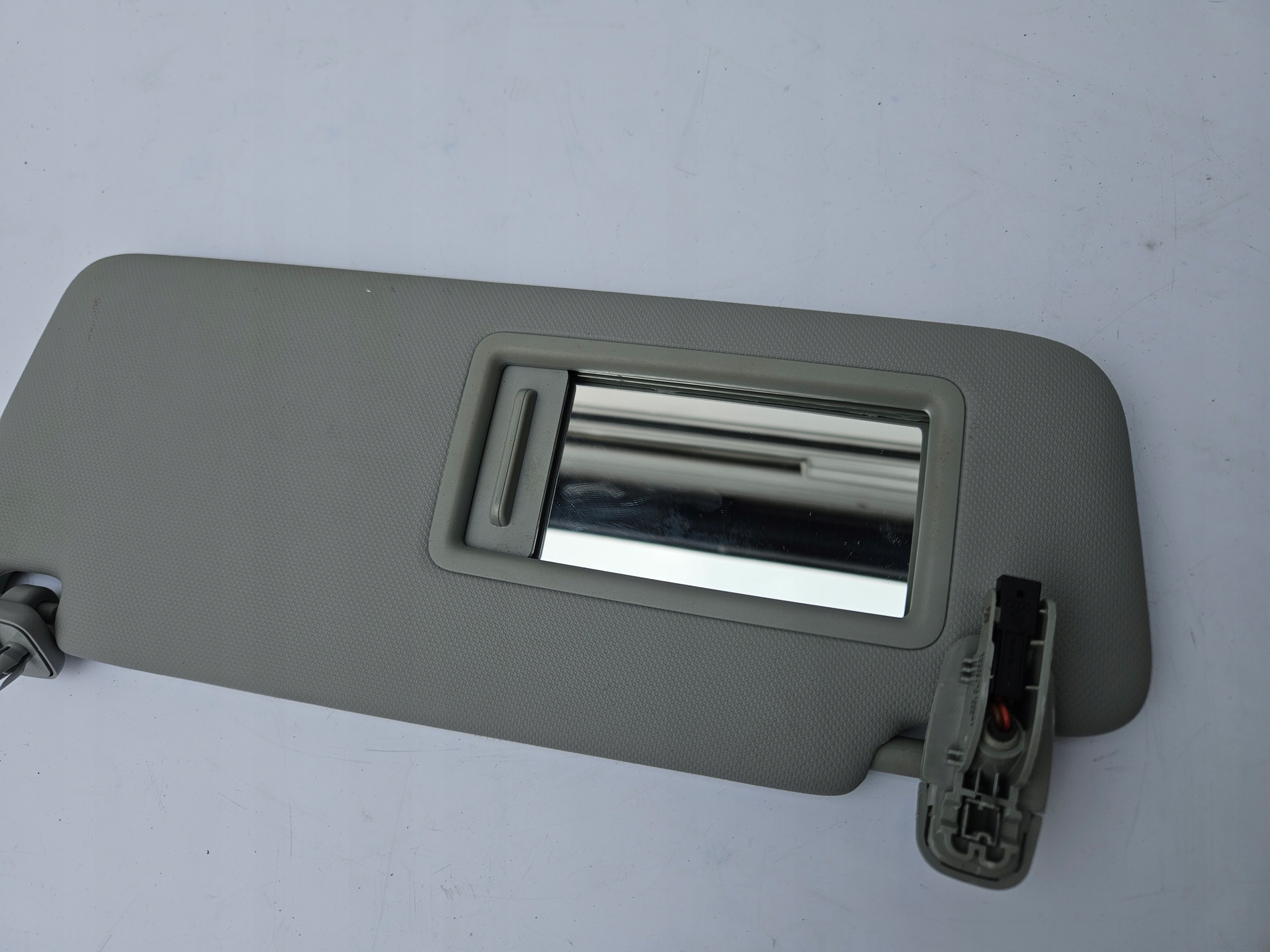 cover PRZECIWSLONECZNA left driver´s AUDI A4 B9 8W grey USA visor