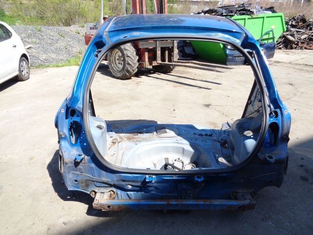 TOYOTA YARIS II 07 5D HB PAS TYŁ TYLNY WANNA 8T0