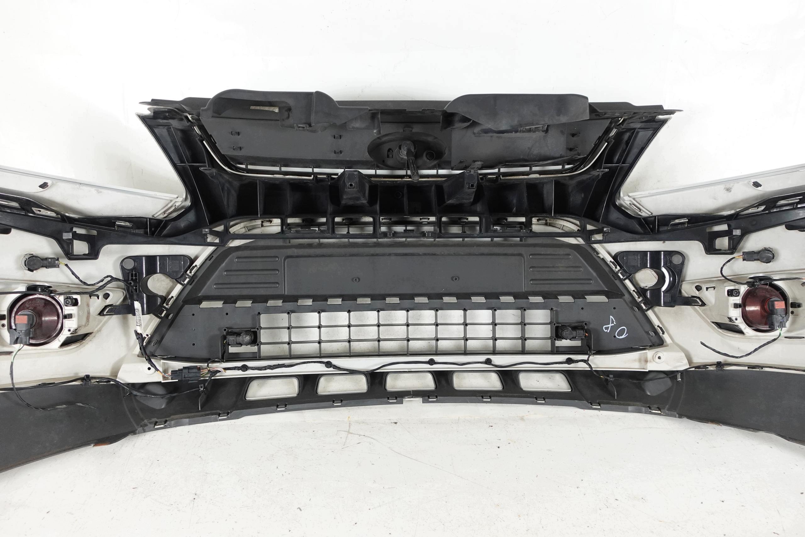 nárazník předek přední FORD KUGA a MK1 08-12 PDC 08 O8 2008-2012 maska