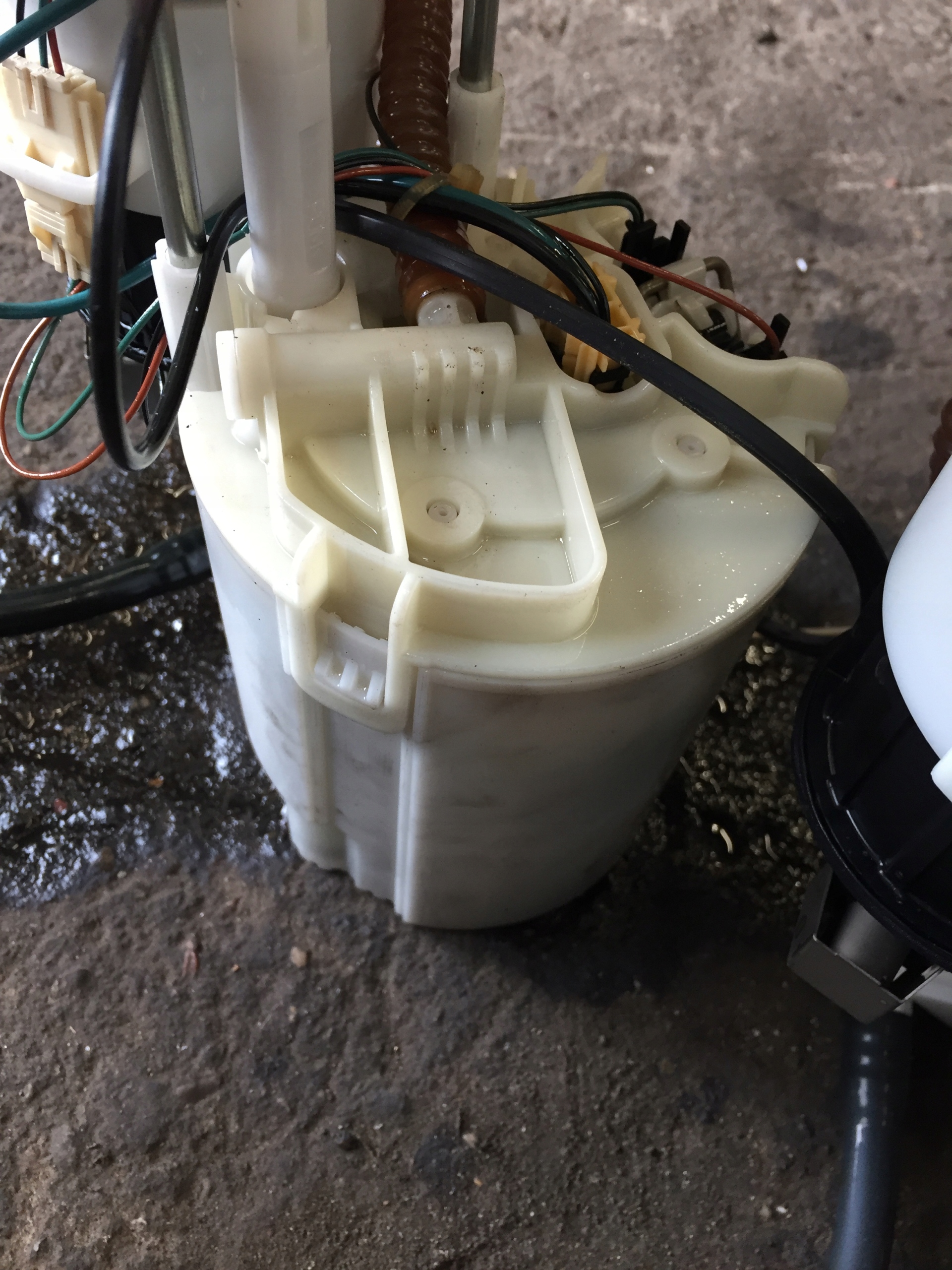 A4 B8 A5 8T 1.8 2.0 TFSI feed pump 8K0919051M