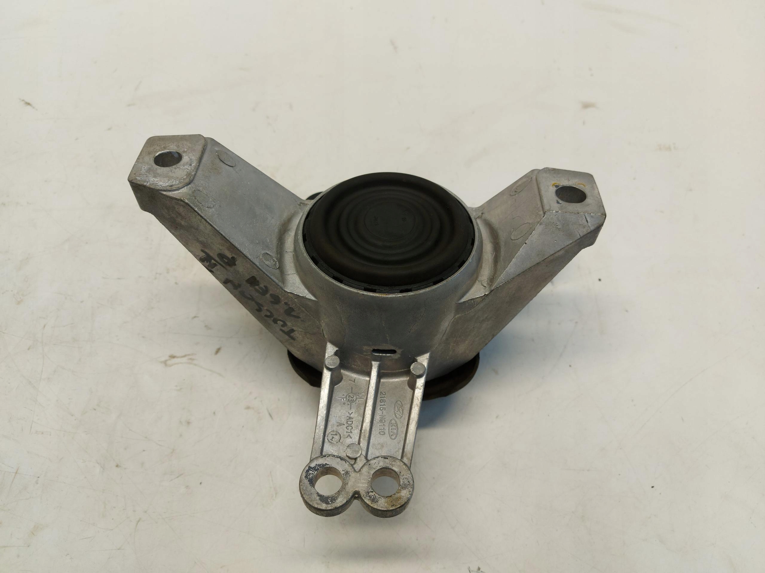 Hyundai Tucson IV engine mount right front 21810-P0520