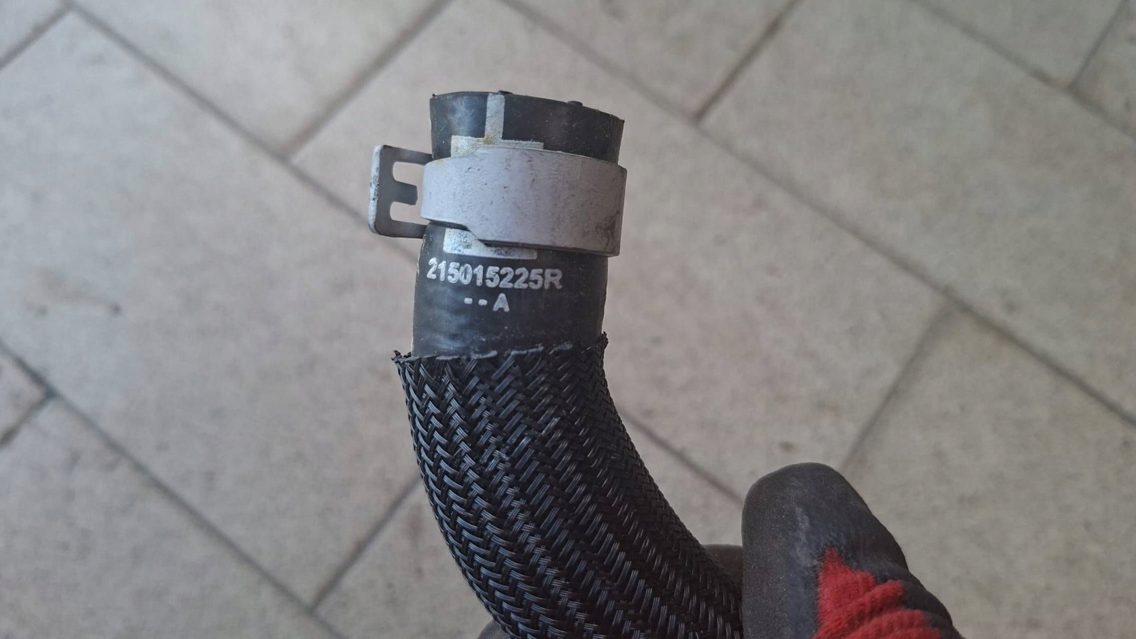 prijenos crijevo vode Renault 4 5 E-Tech 215015225R