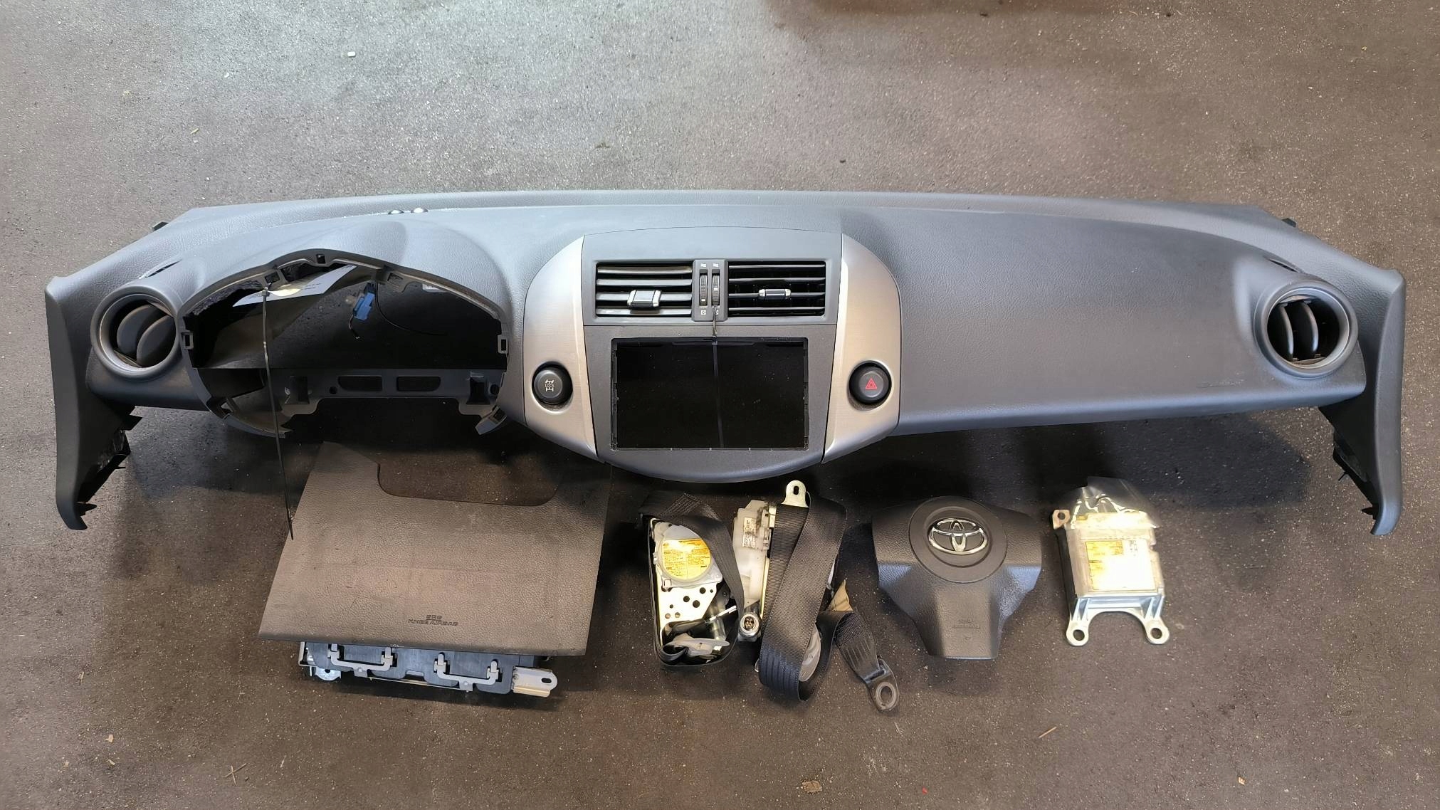 dashboard cockpit KOMPLET TOYOTA RAV-4 III