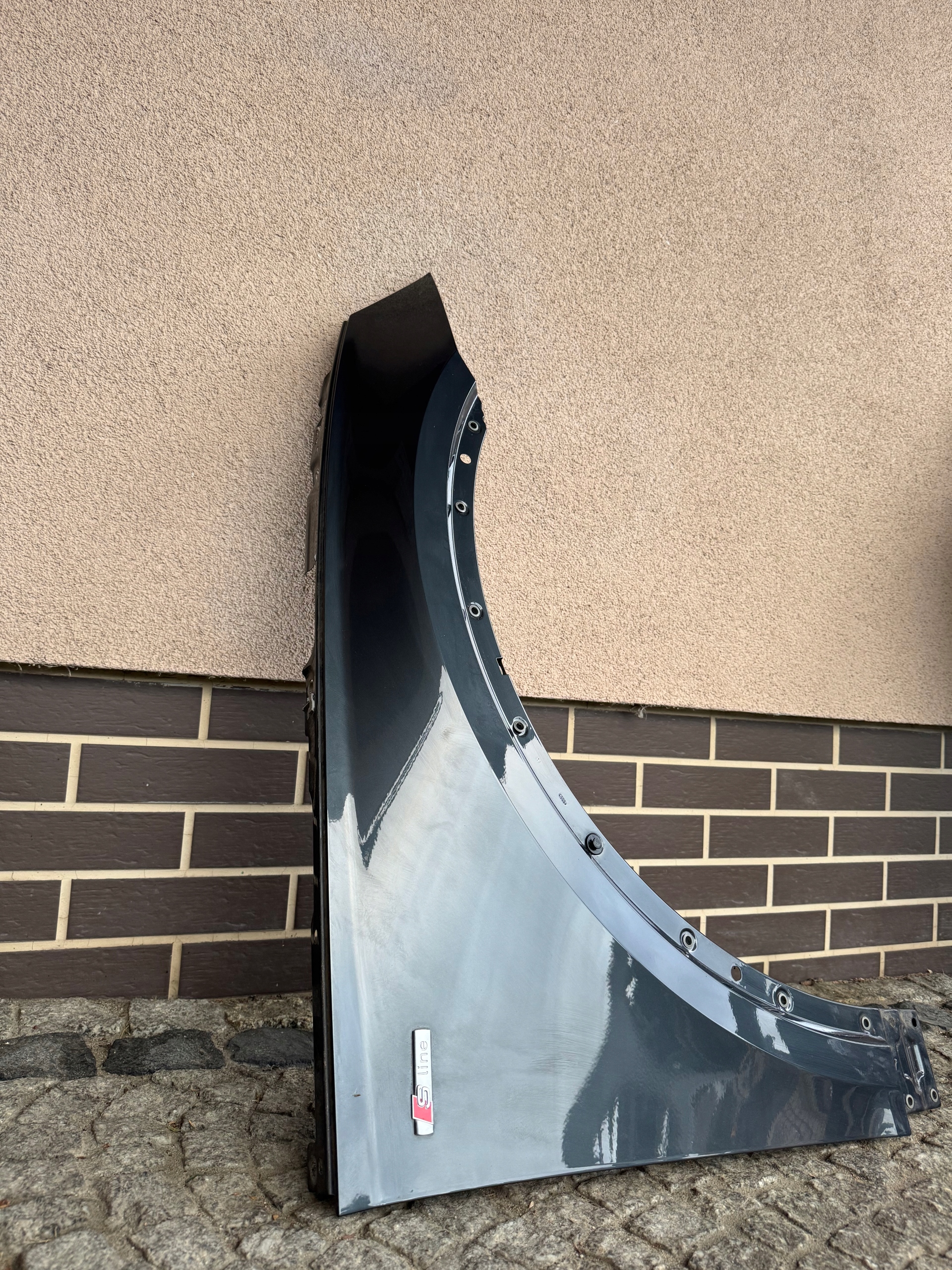 BŁOTNIK PRAWY PRZEDNI PRZÓD AUDI Q5 II 80A Numer katalogowy oryginału 80A821106