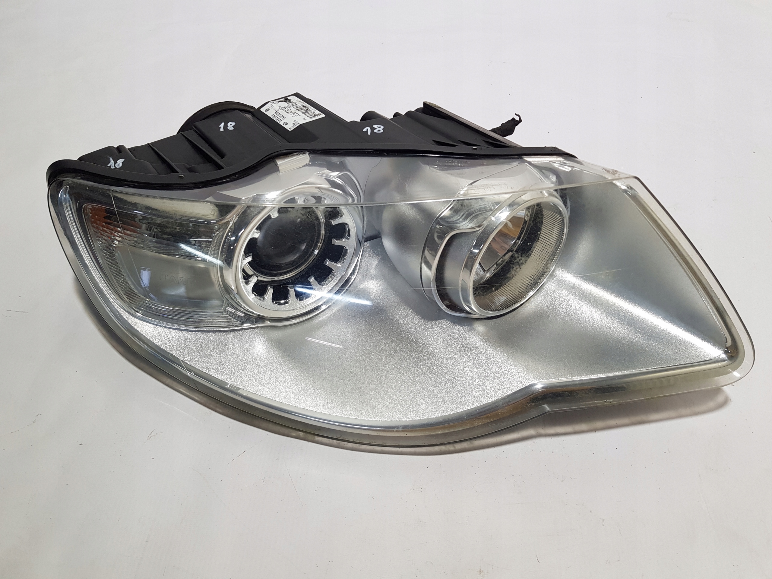 VW TOUAREG LIFT 7L light right front 7L6941032A UK