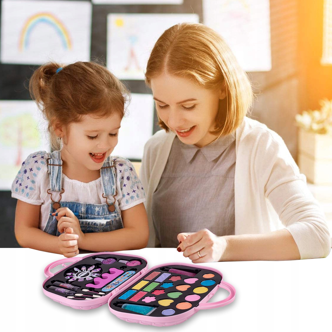 ZESTAW KOSMETYKÓW W TOREBCE DO MAKIJAŻU I PAZNOKCI KOSMETYKI DLA DZIECI Kolor dominujący wielokolorowy