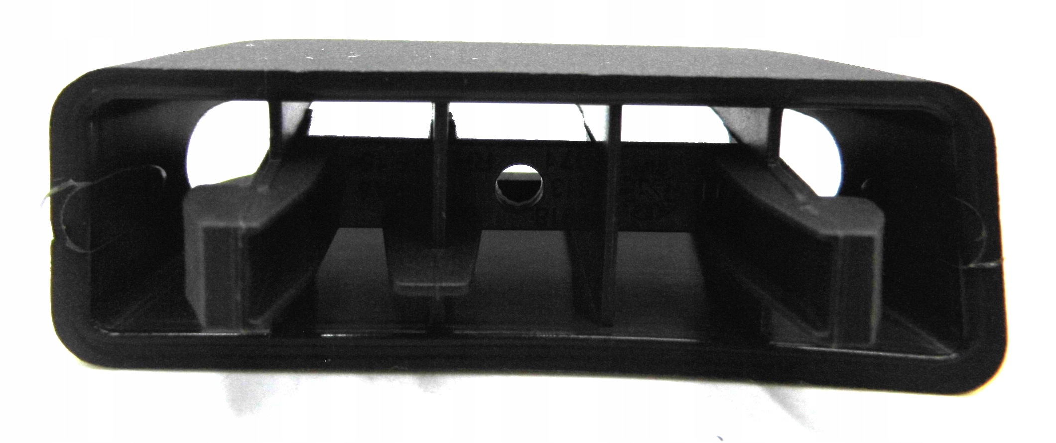 ZACISK UCHWYT ROLETY BAGAŻNIKA RH MONDEO Mk5 2014- KOMBI Producent części Ford OE