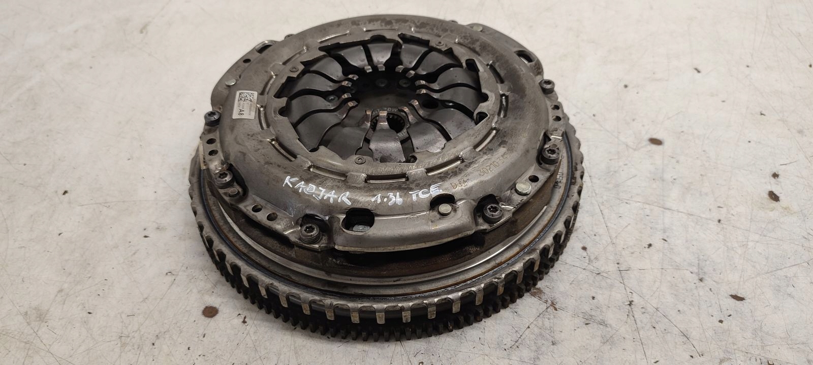 wheel flywheel disc pressure plate clutch Renault Kadjar 1,3 TCE