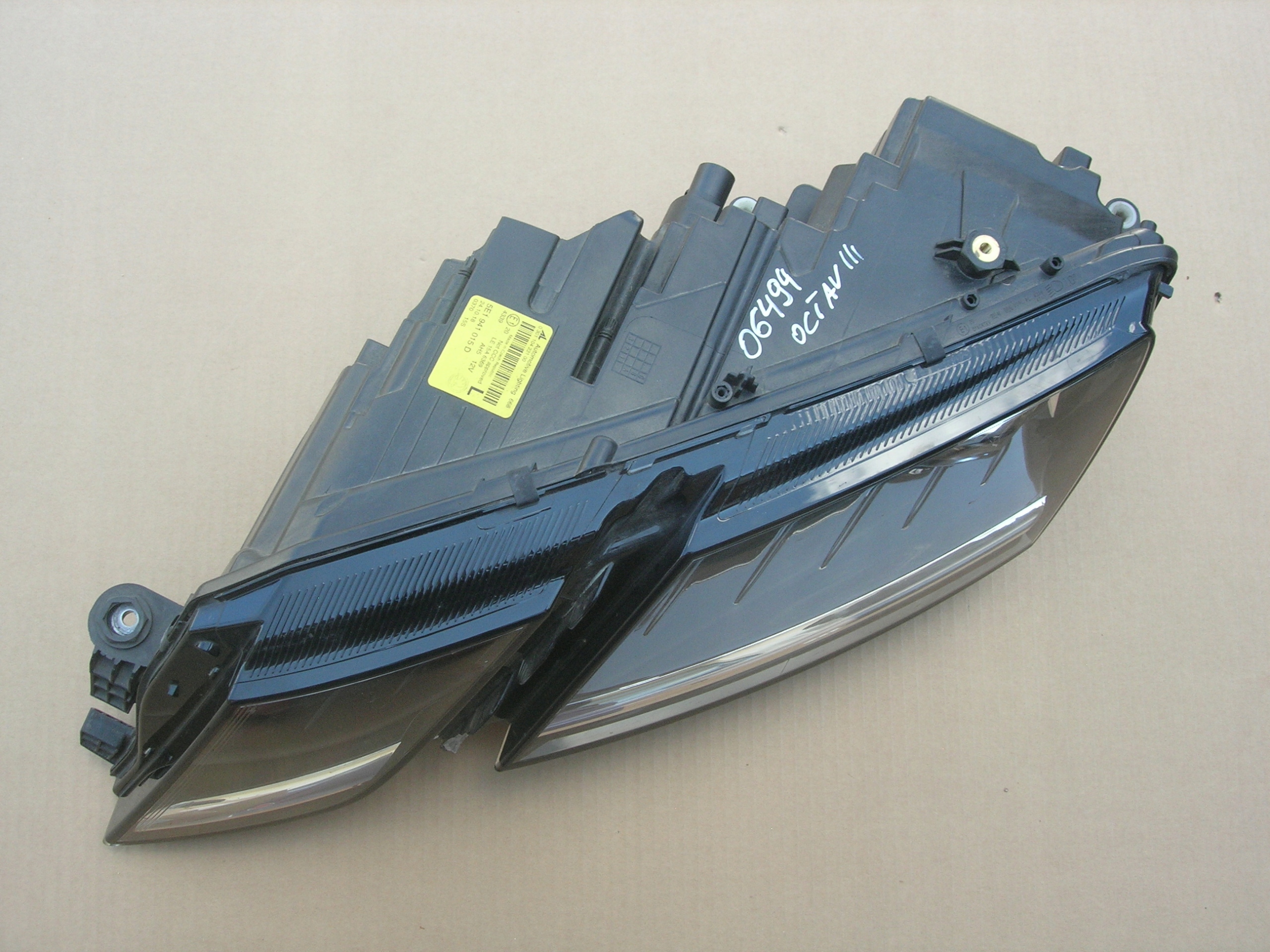 REFLEKTOR L OCTAVIA III FL FULL LED 5E1941015D Producent części Skoda OE