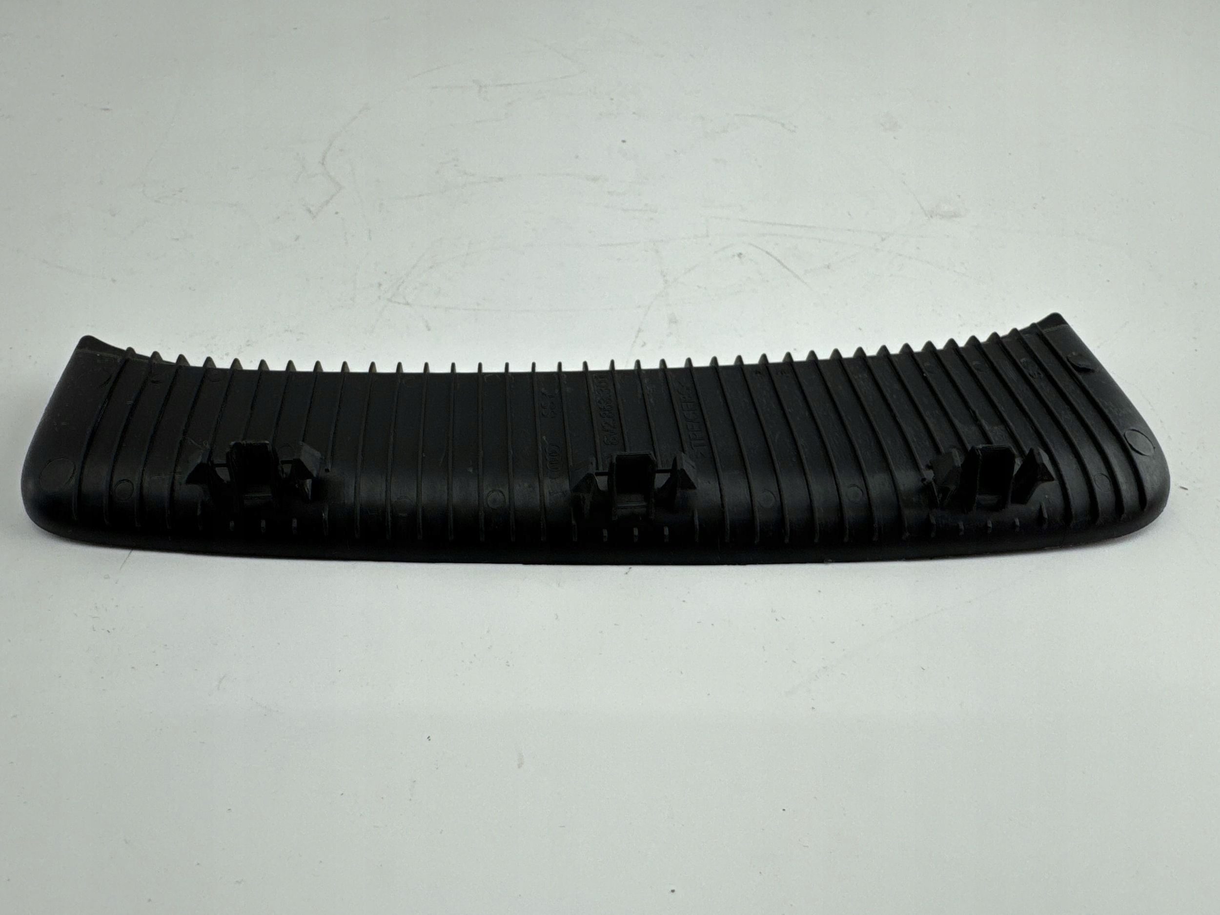 Audi A3 S3 8V 2016 бардачок консоль средняя