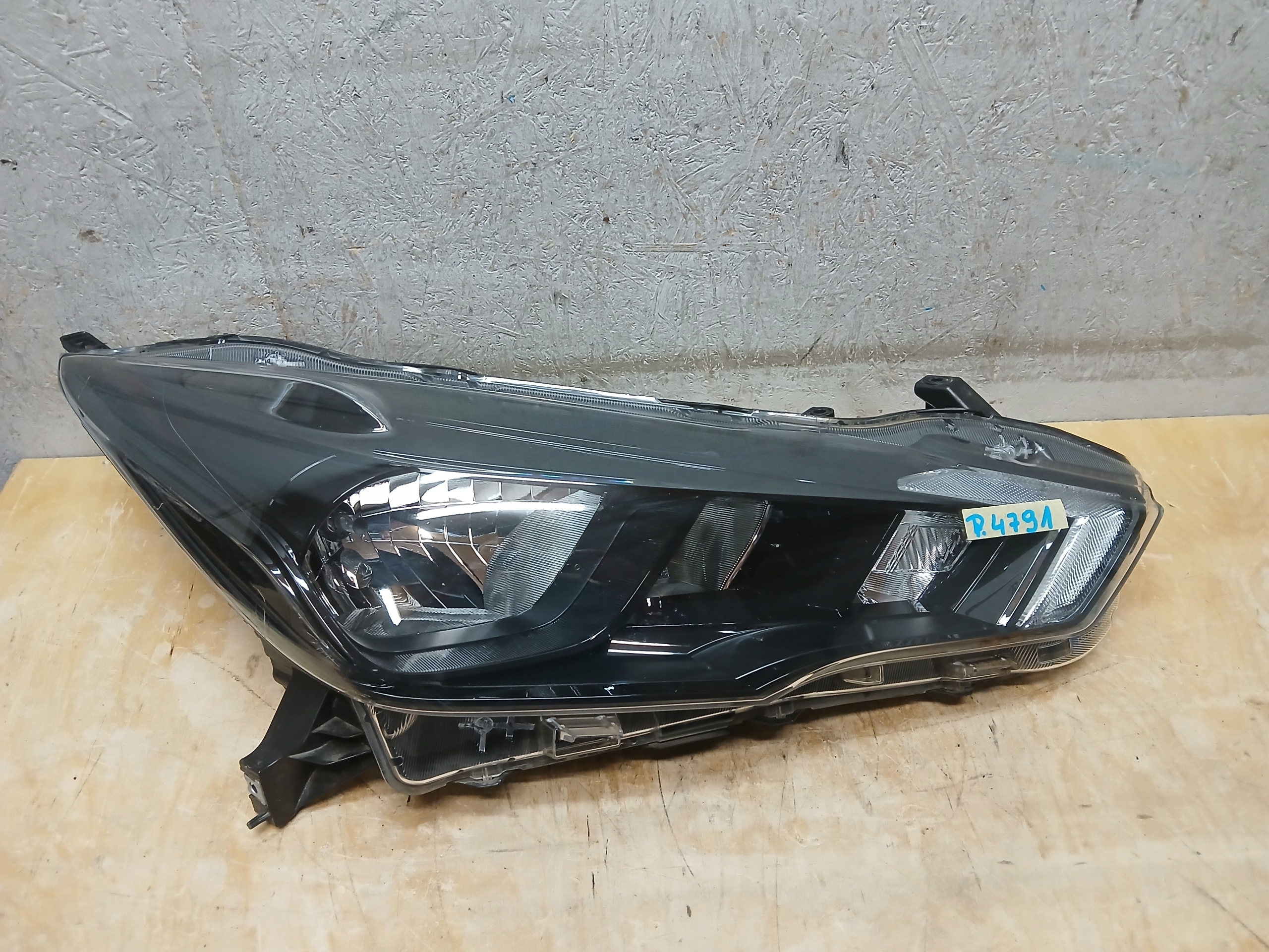 light front right NISSAN MICRA K14 LED 100-18728 black