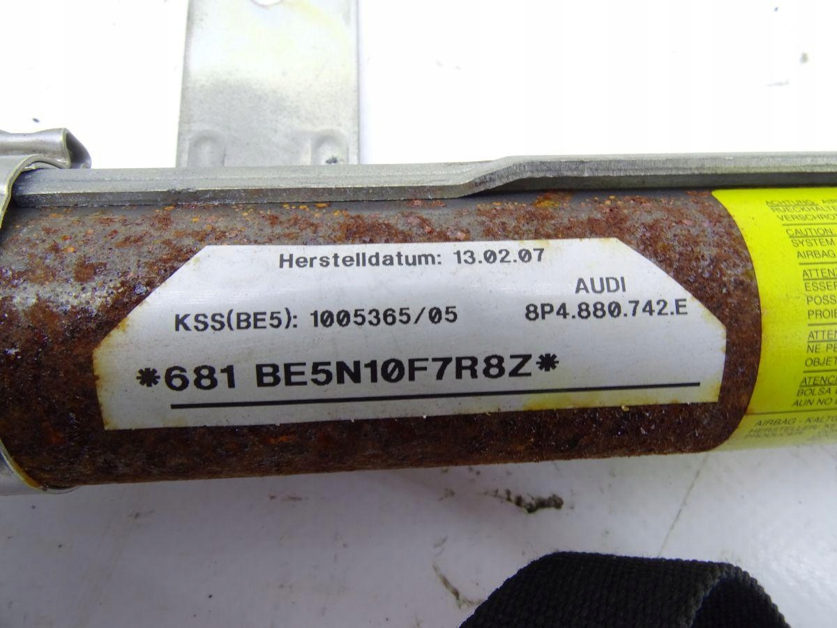 пиропатрон Audi OE 8P4880742E