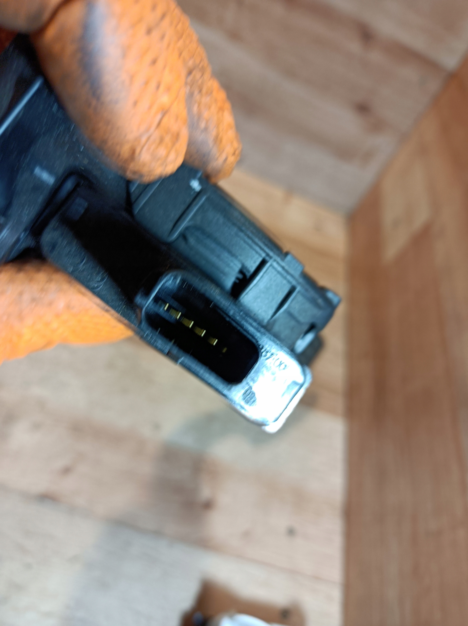 Gaspedal VOLVO V40 II d2 1.6 D 31280596