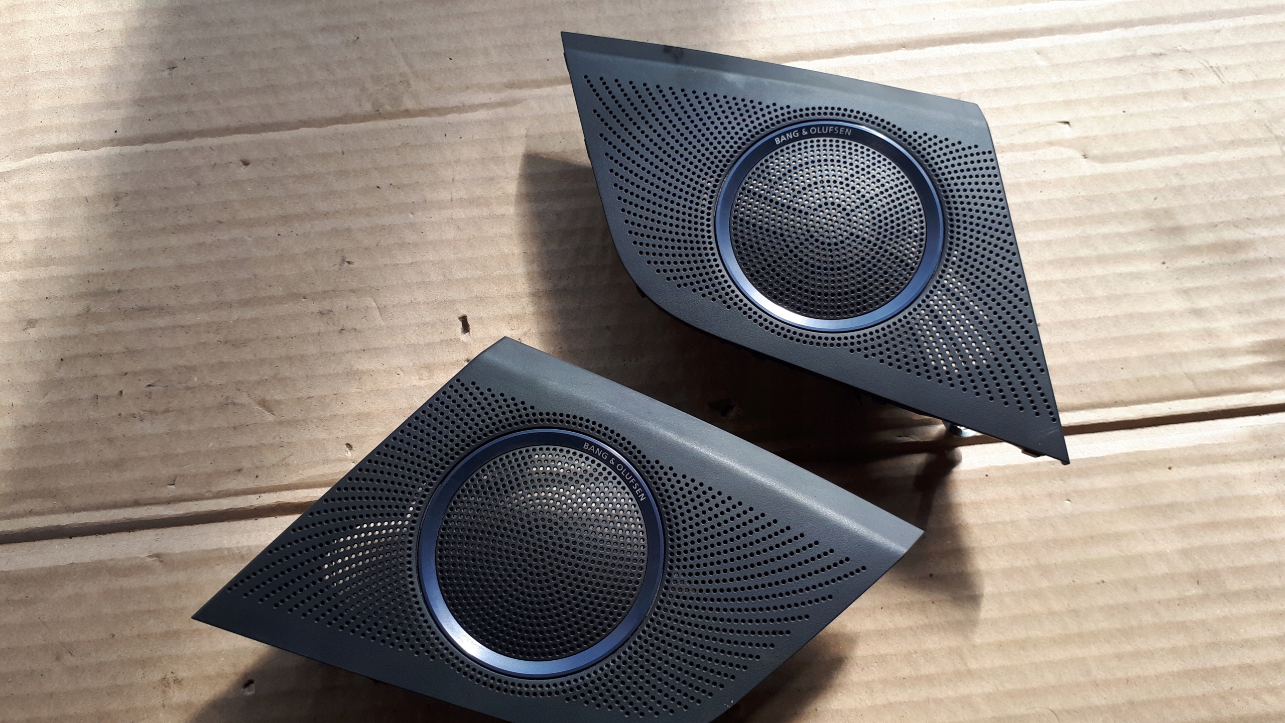 S4 B8 A4 MASKOWNICE consoles bang OLUFSEN left right A5 8T