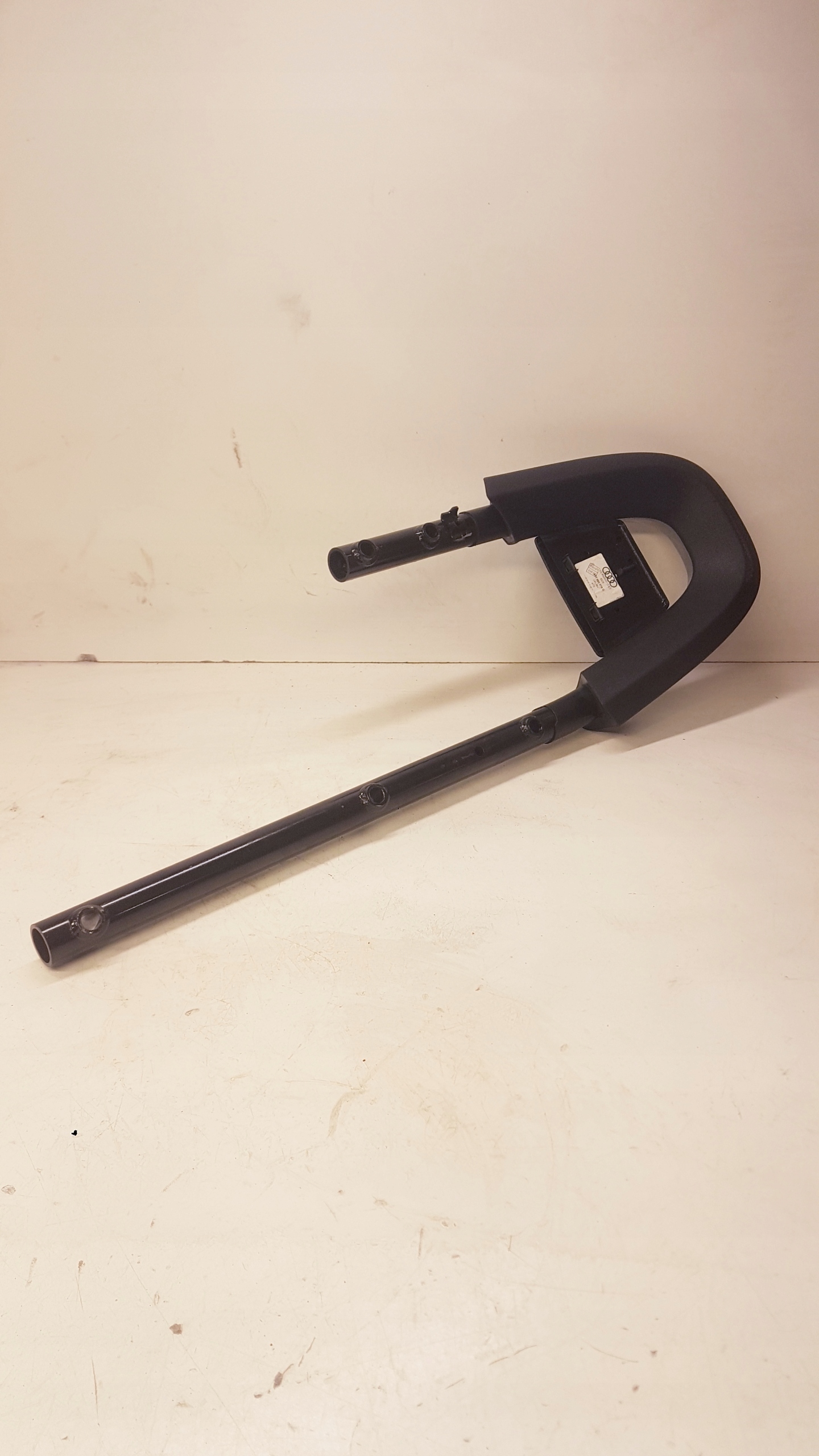 ZAGLOWEK FOTELA LEWY TYL A3 8P CABRIO 8P7880079D