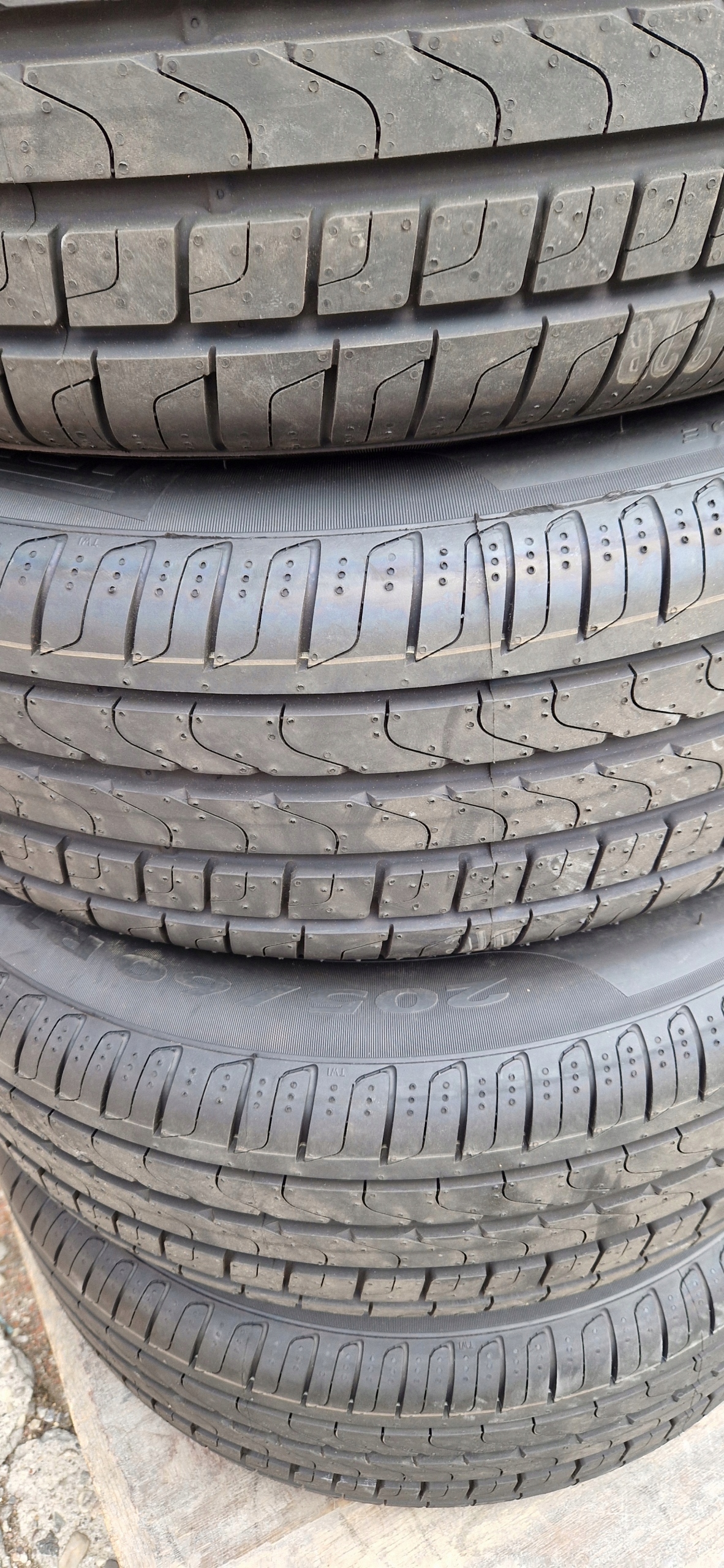 disc tyres TOURAN GOLF 8 VIII 205/60/16 new LATO