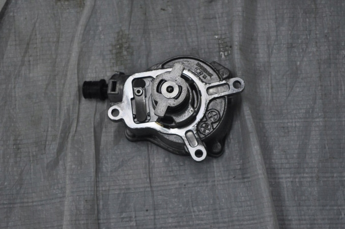 POMPA VACUM AUDI Q3 S LINE 07K145100D