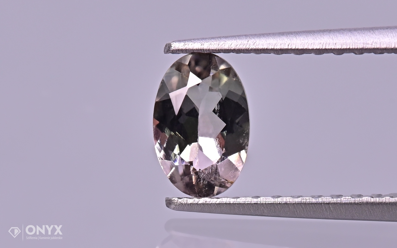 Turmalín fazetovaný ovál 6x4 mm