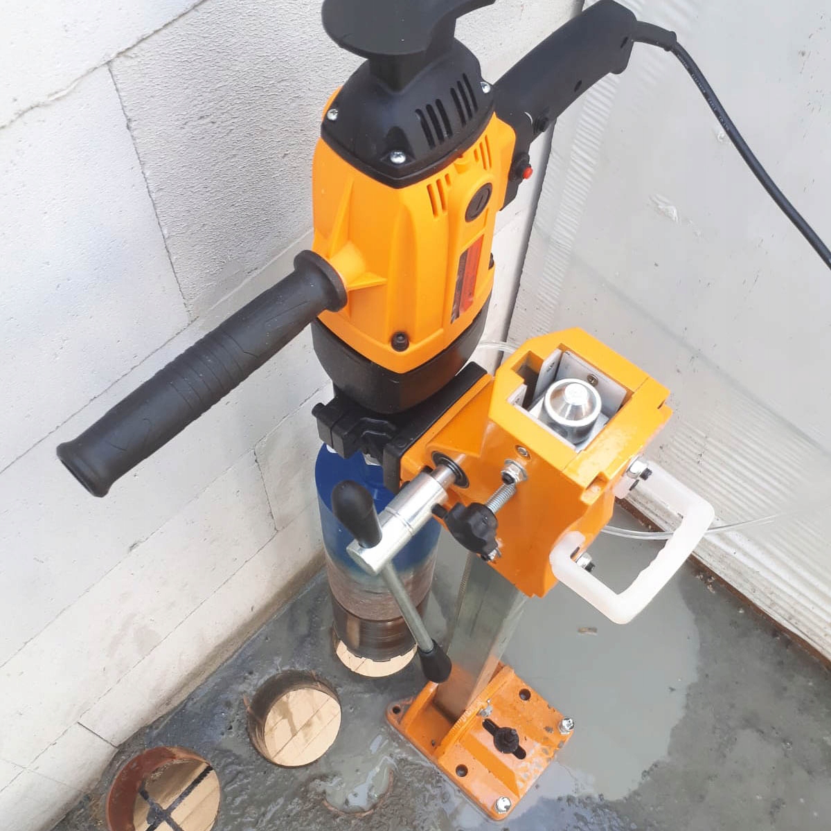 Vrtačka na betonu Fi155mm Korunkový Vrták 1880W Melver