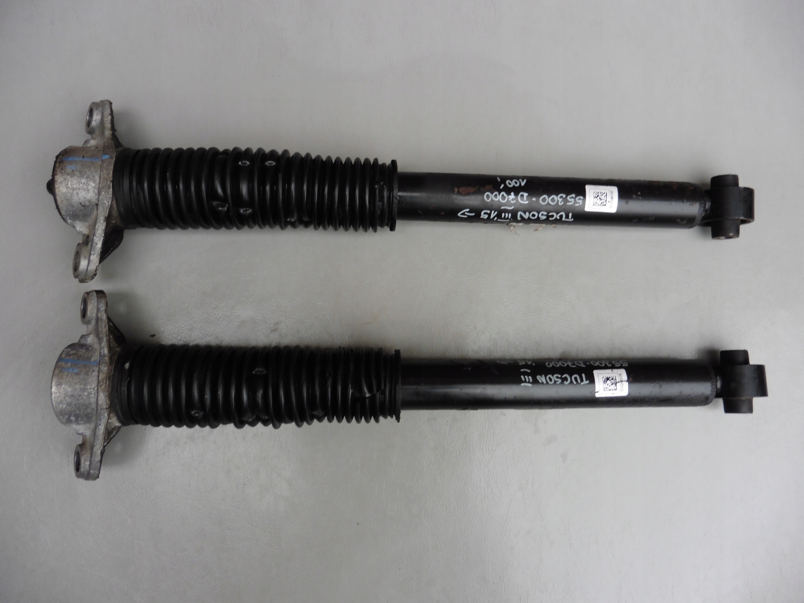 AMORTYZATOR TYŁ HYUNDAI TUCSON III 15--->